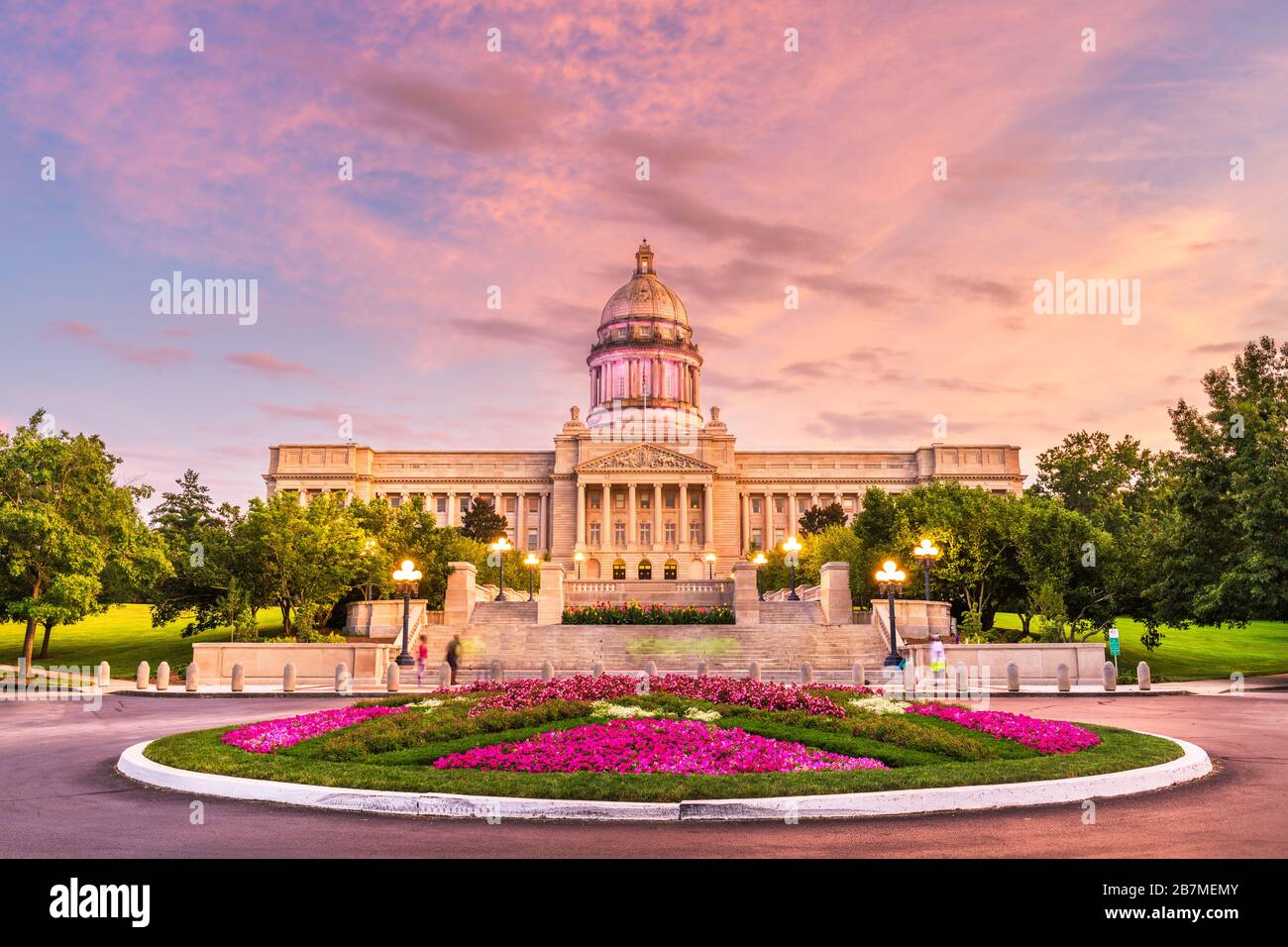 Frankfort, Kentucky, USA with the Kentucky State Capitol at dusk. Stock Photo