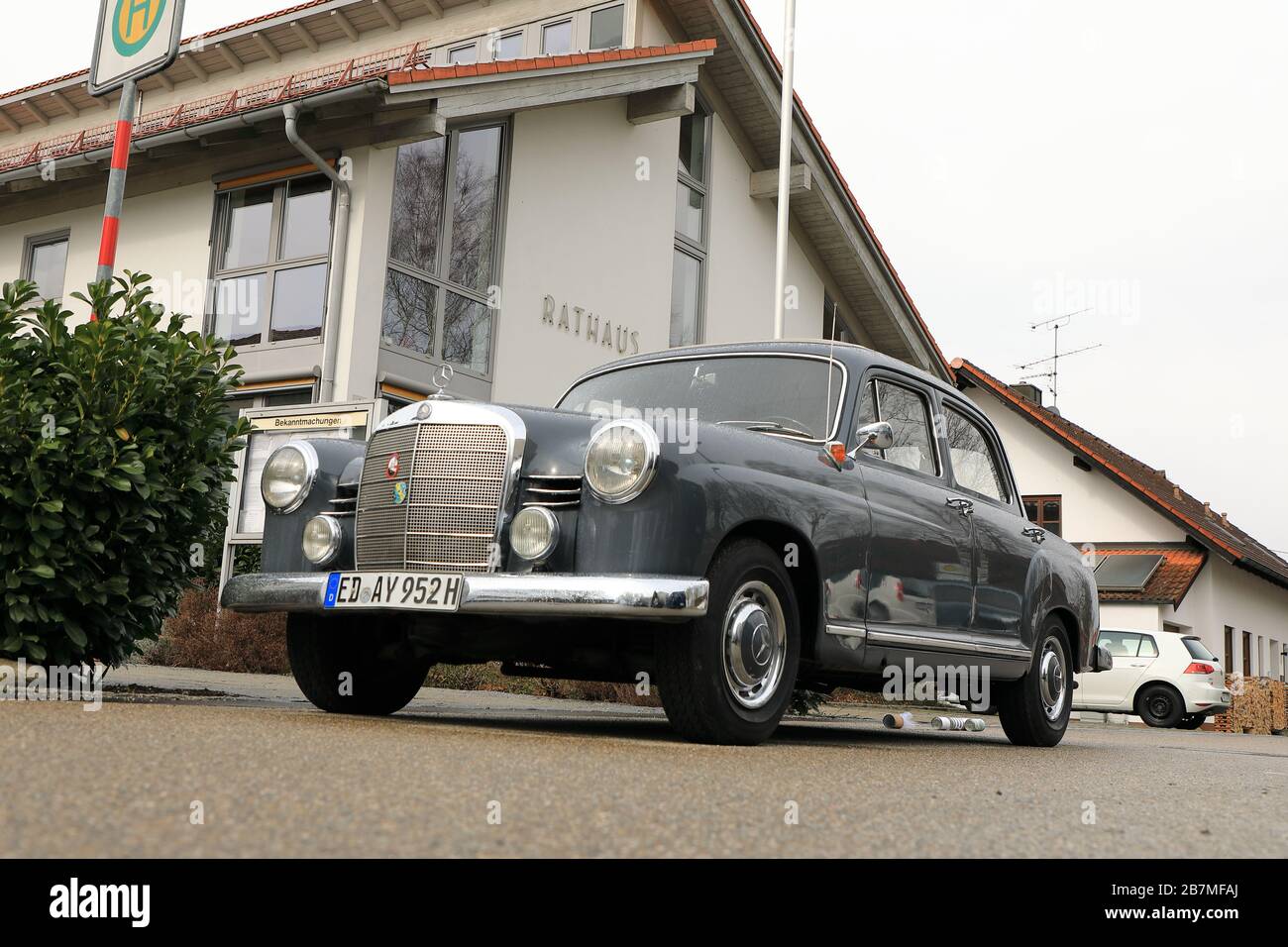 Oldtimer Mercedes 180 Modell Year 1962 Used For A Wedding Stock Photo Alamy