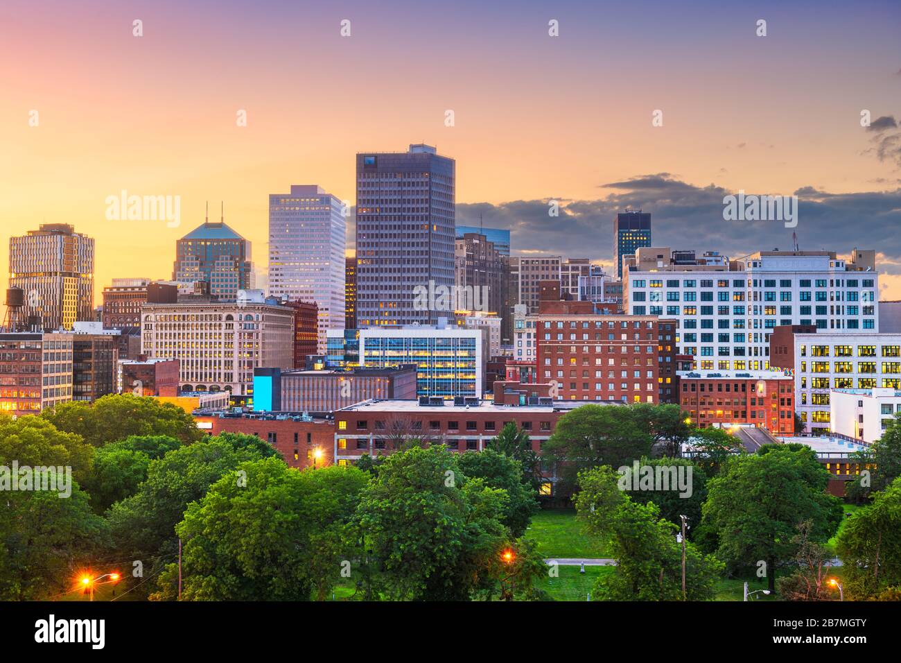 Cleveland, Ohio, USA downtown city skyline at dusk Stock Photo Alamy
