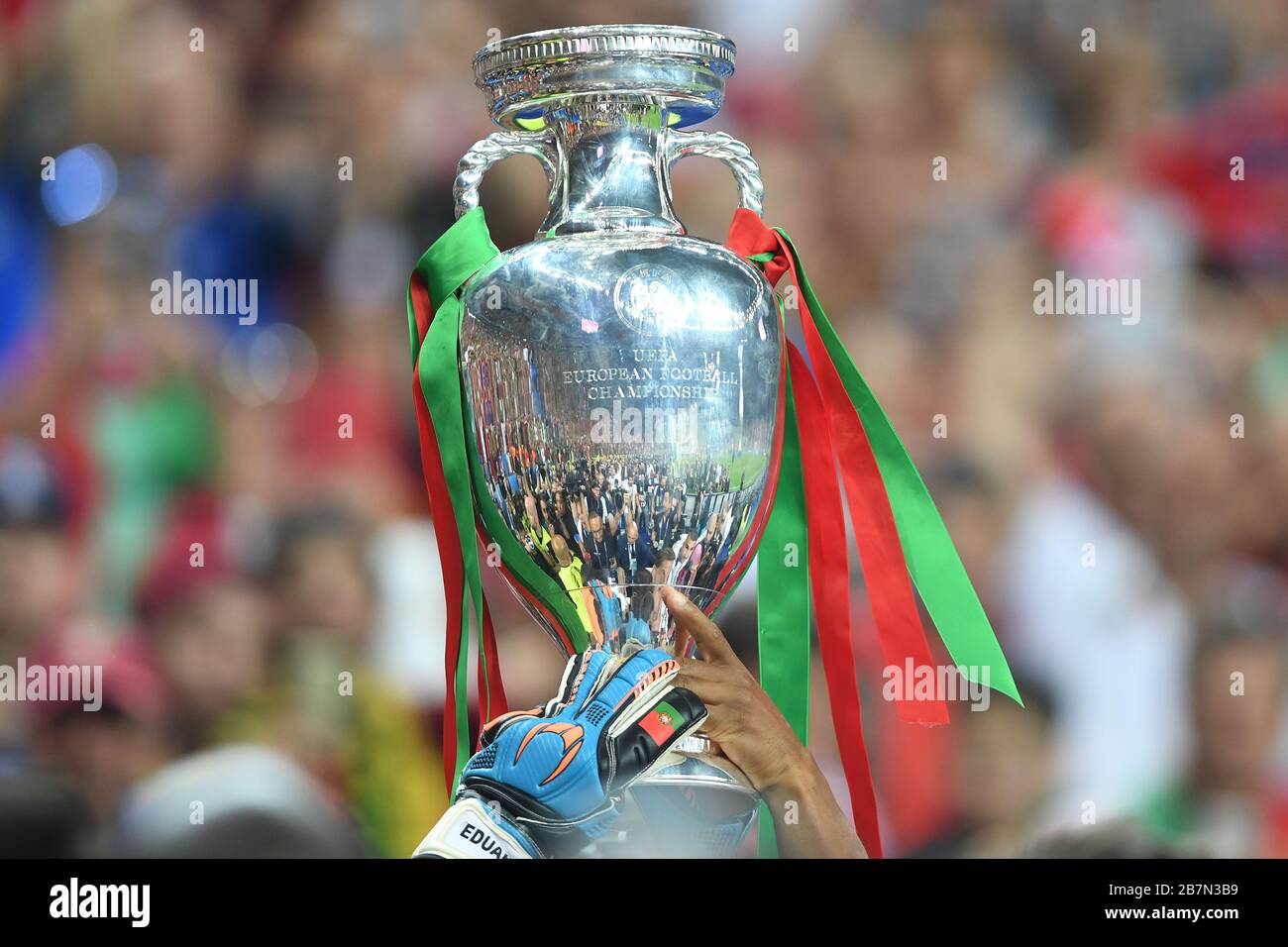 Paris Saint Denis, Stade de France. 10th July, 2016. Themed picture. Because of Corona: UEFA EURO 2020 is postponed to 2021 and is now scheduled to take place from June 11th to July 11th, 2021. Archive photo: Border motif cup, cup, trophy, is worn by goalwarthaenden. Final game M51. Portugal (POR) France (FRA) 1-0. on July 10, 2016 in Paris Saint Denis, Stade de France. European Football Championship 2016 in France from 10.06. - 10.07.2016. | usage worldwide Credit: dpa/Alamy Live News Stock Photo