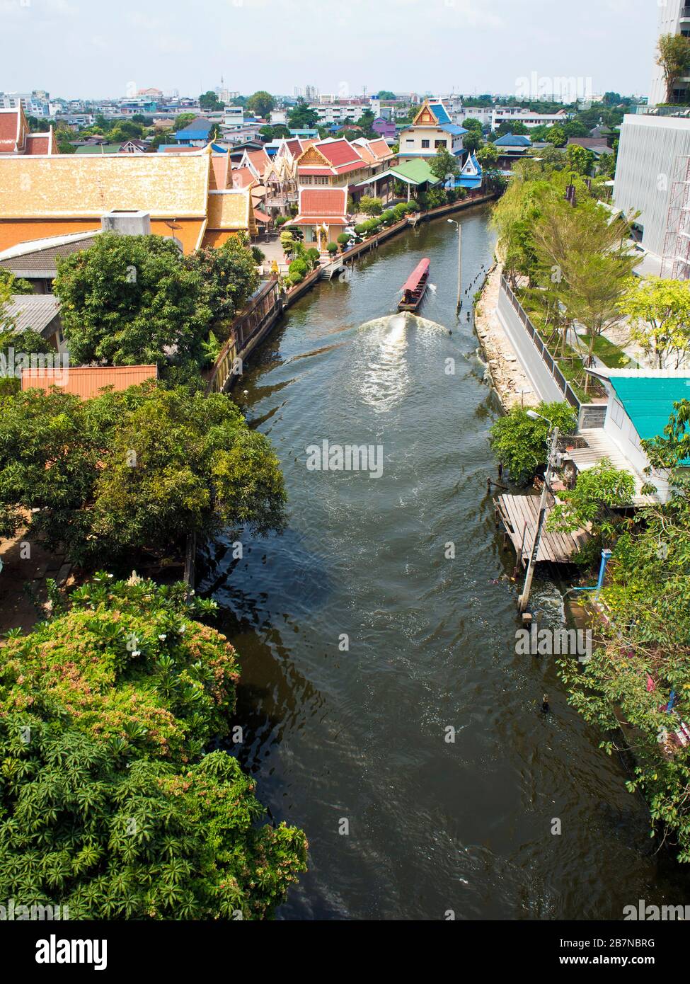Picturesque view canal flowing hi-res stock photography and images - Alamy