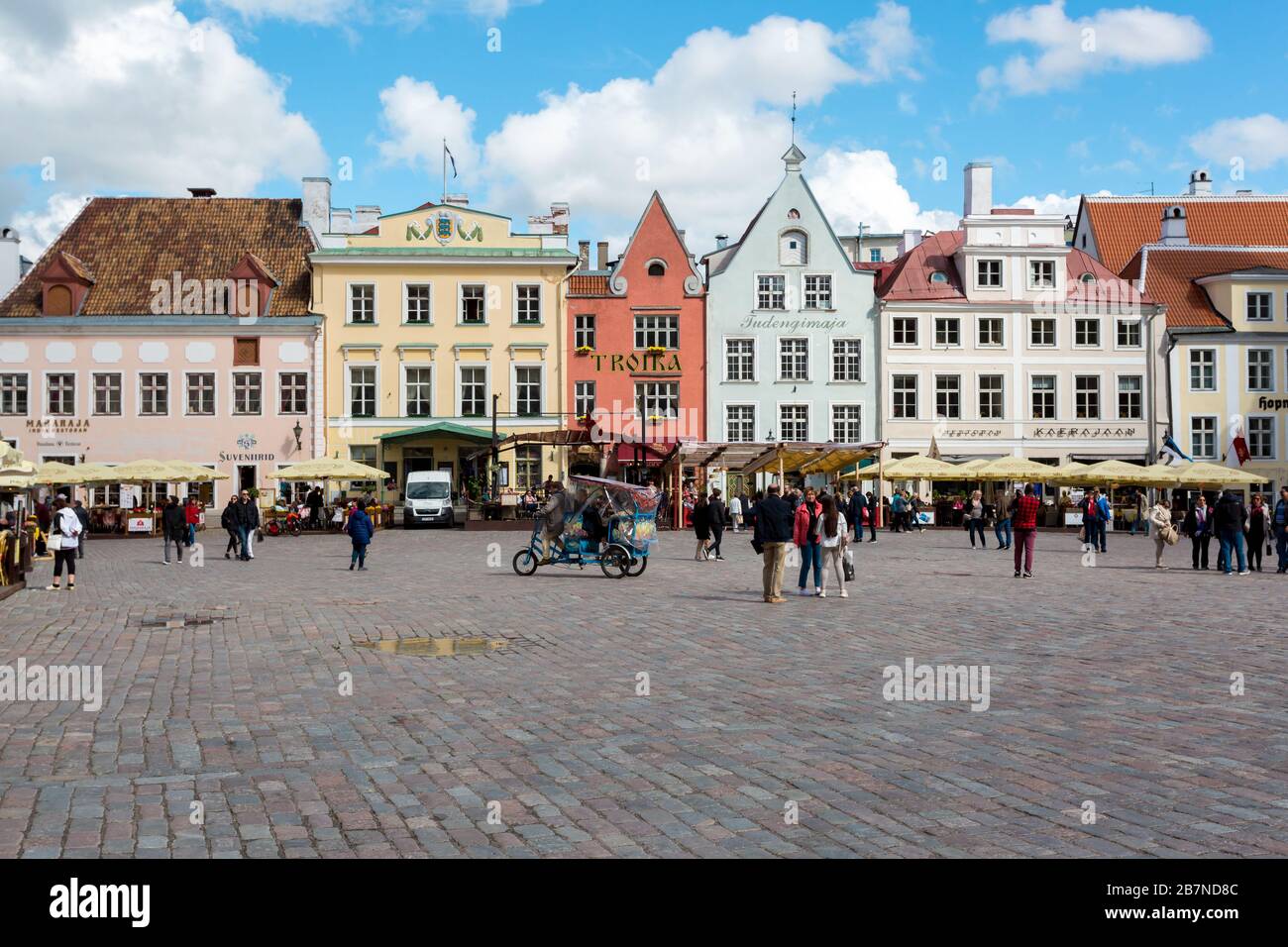 Tallinn, Estonia - May 25, 2019: People walking on central square in Old  town in Tallinn Stock Photo - Alamy