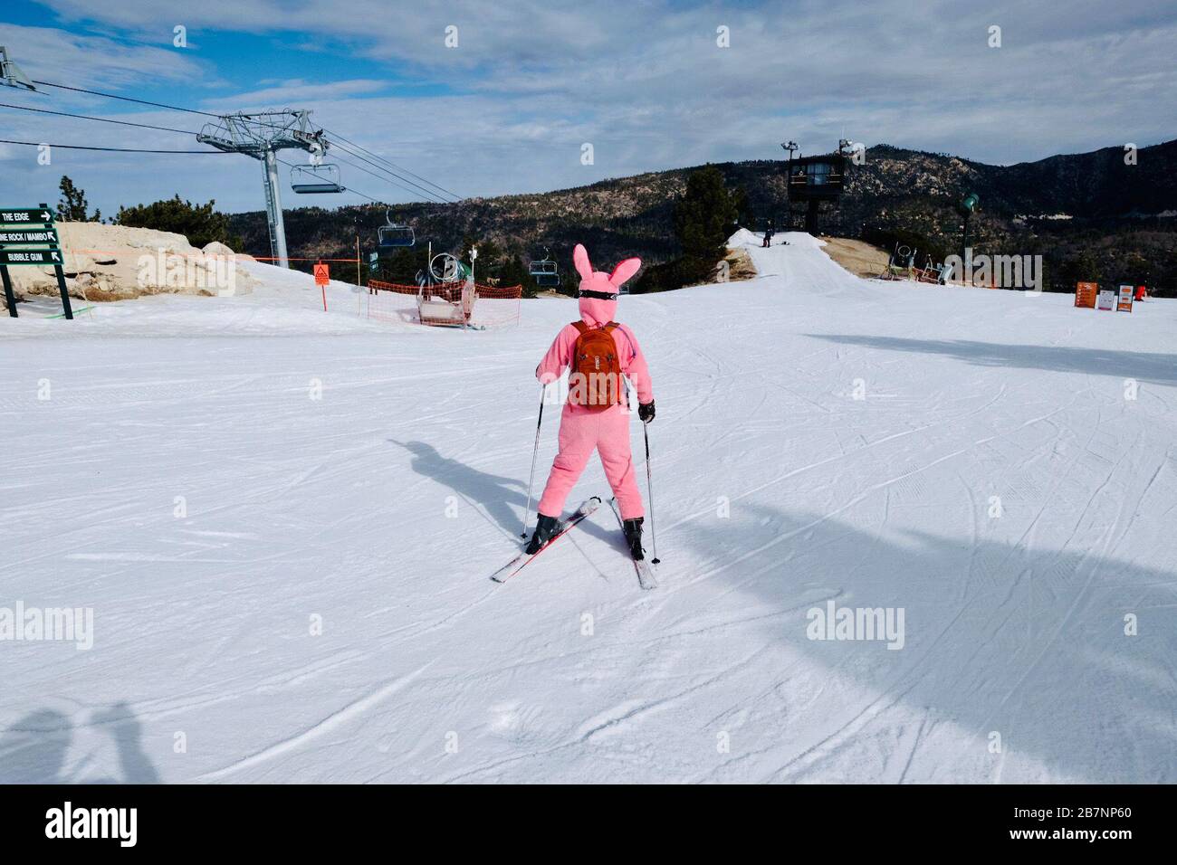 Ski bunny hires stock photography and images Alamy