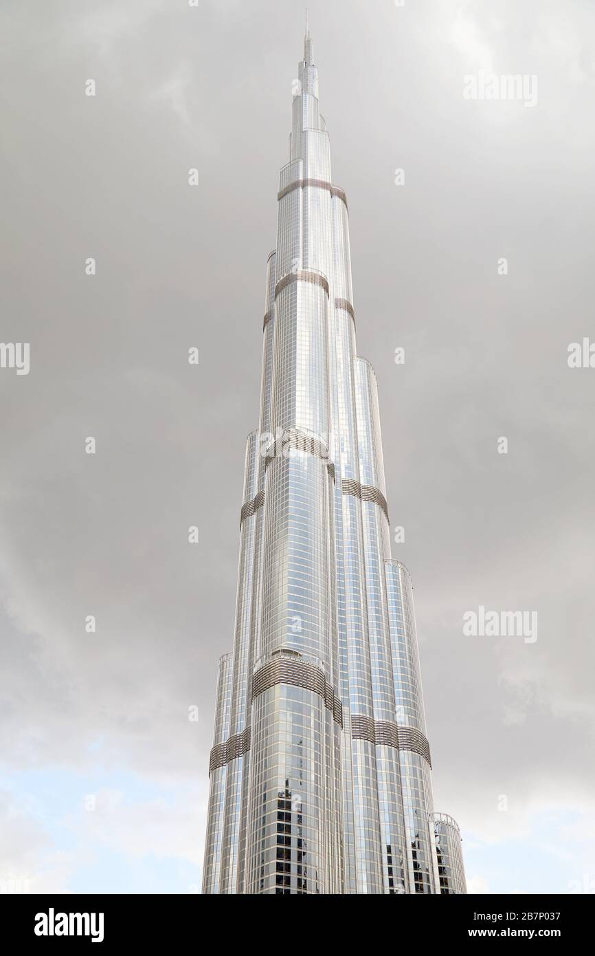 DUBAI, UNITED ARAB EMIRATES - NOVEMBER 21, 2019: Burj Khalifa skyscraper and gray cloudy sky in Dubai, United Arab Emirates Stock Photo