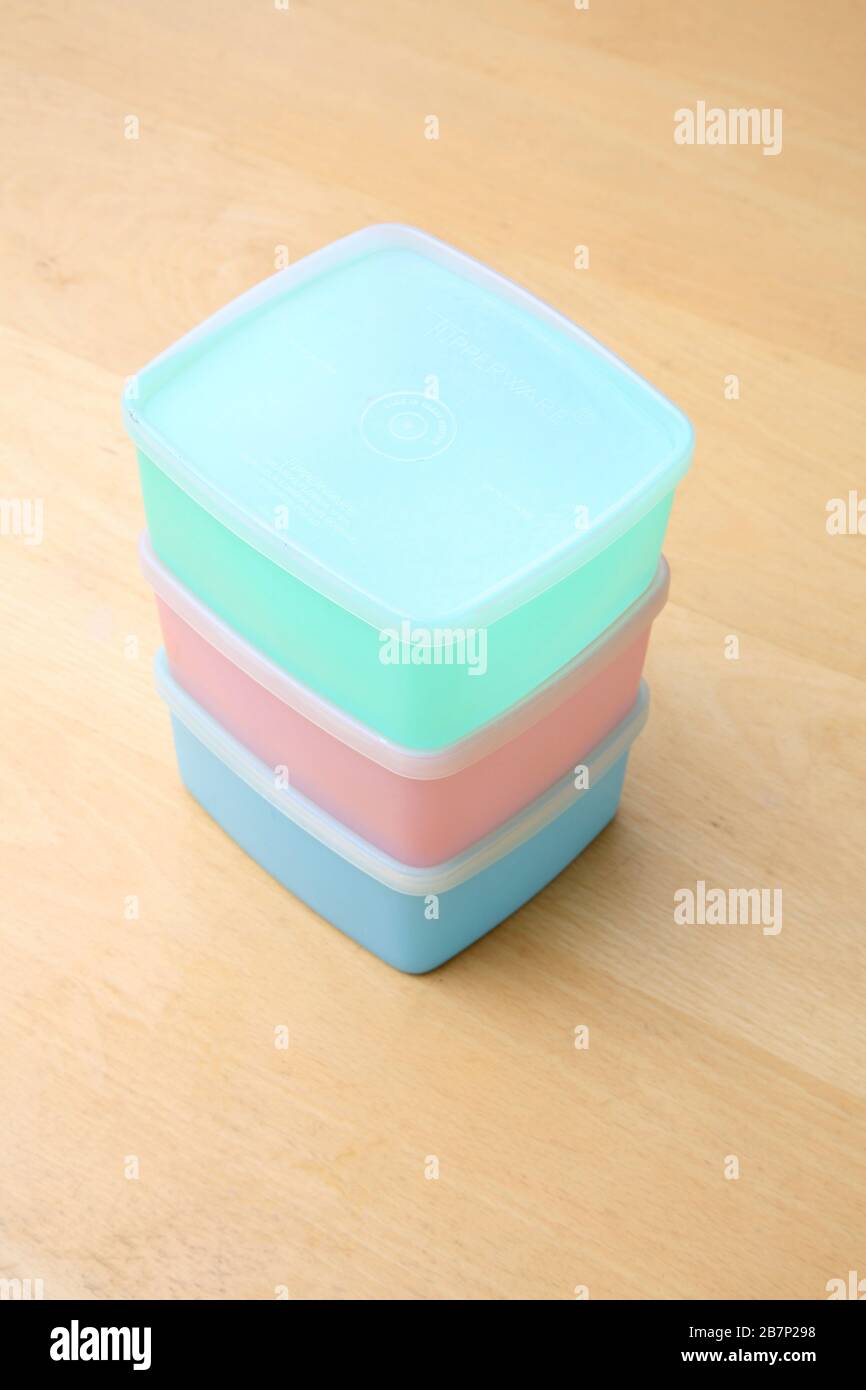 Tupperware Plastic Container Plastic Red Food Microwave Box Closed Lid –  Stock Editorial Photo © novephotocom.gmail.com #498262806