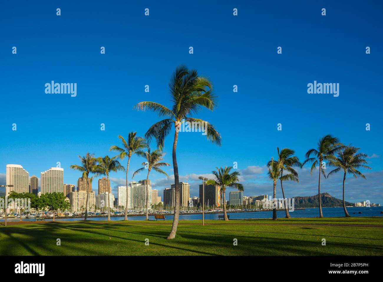 Oahu hawaii waikiki beach nobody hi-res stock photography and images ...