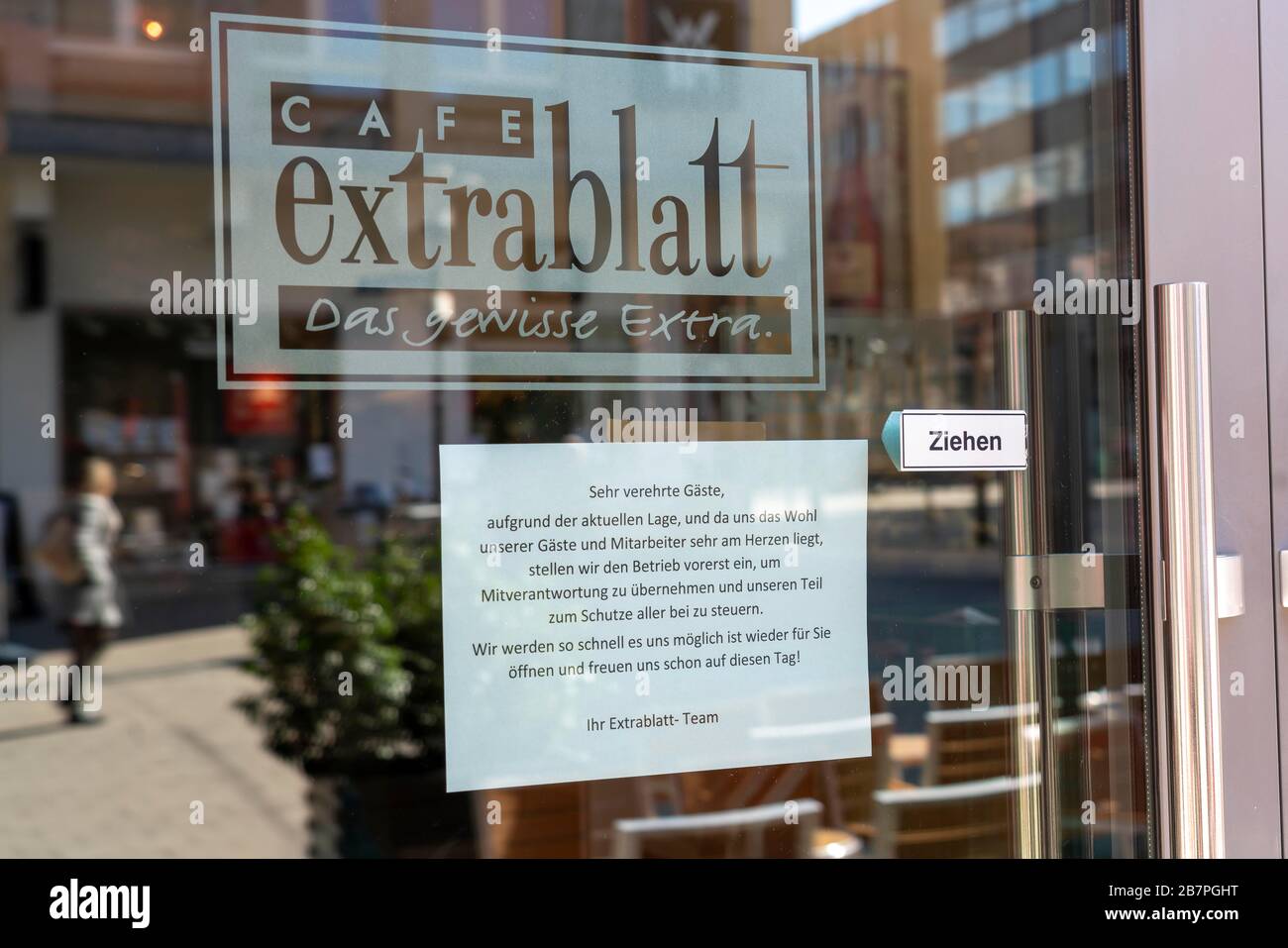 Effects of the Coronavirus Pandemic in Germany, Essen, closed Caf, Cafe Extrablatt, Stock Photo