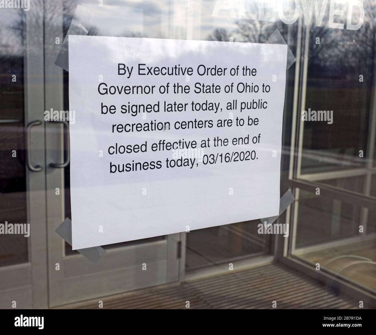 March 16, 2020 executive Order of the Ohio State Governor mandating all public recreation centers close indefinitely due to the coronavirus outbreak. The order is posted at the entrance of the Bonde Activities Center in Willowick, Ohio, USA. Stock Photo