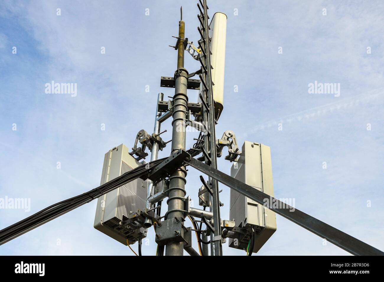 5G new radio network antenna mounted on a metal pole