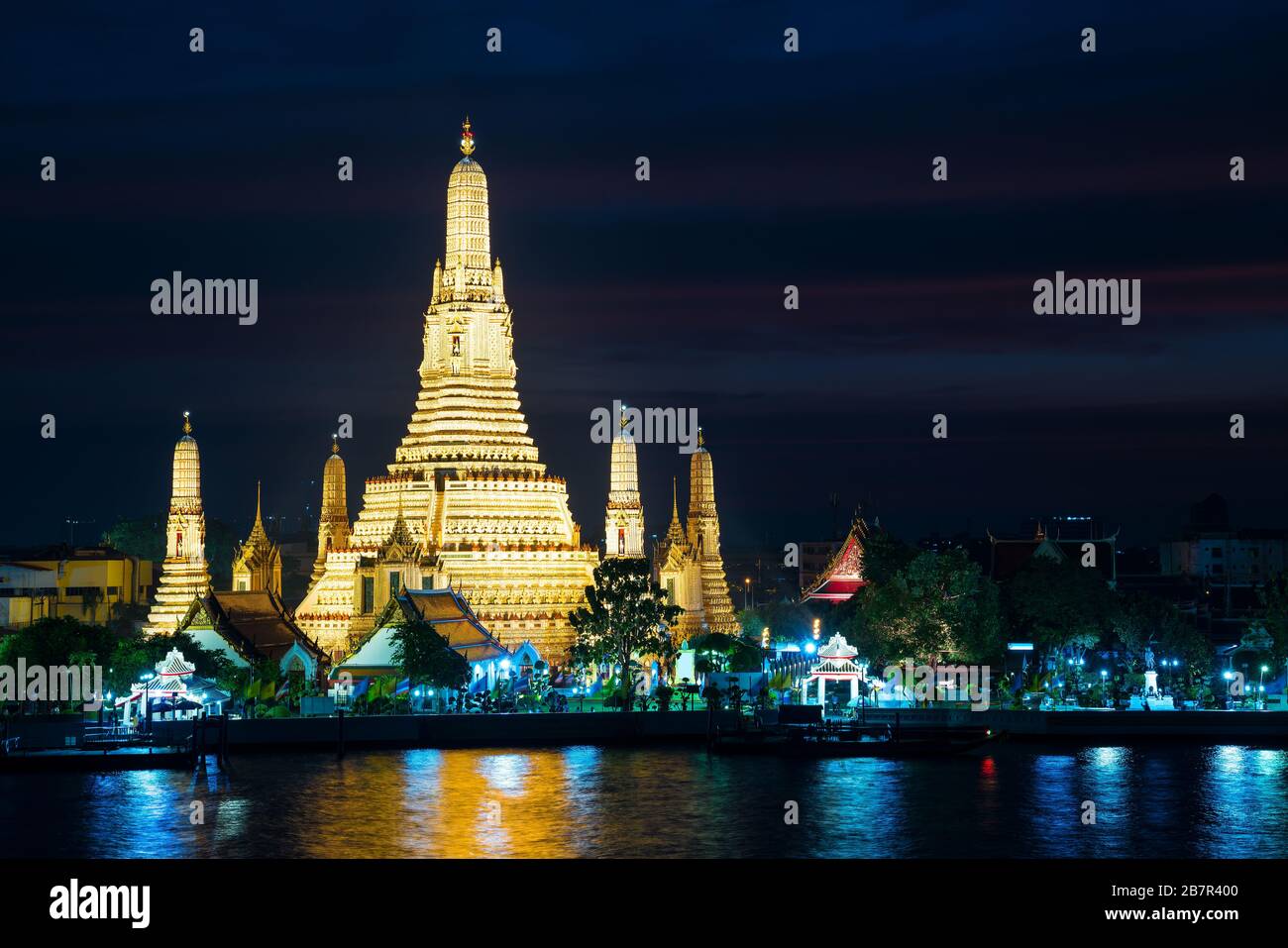 Wat Arun at twilight in Bangkok, Thailand Stock Photo