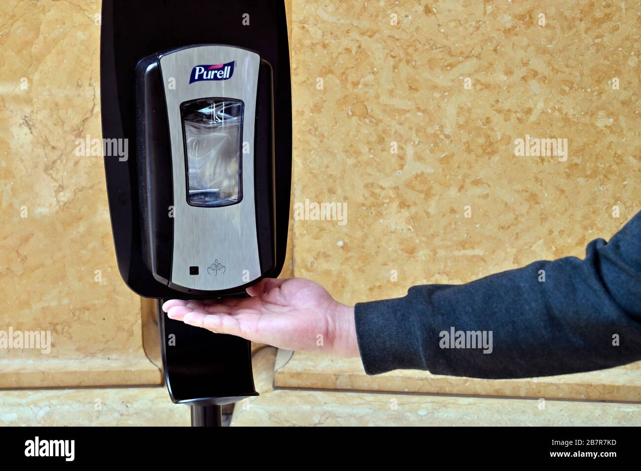 Download Hand Sanitizer Dispenser High Resolution Stock Photography And Images Alamy Yellowimages Mockups