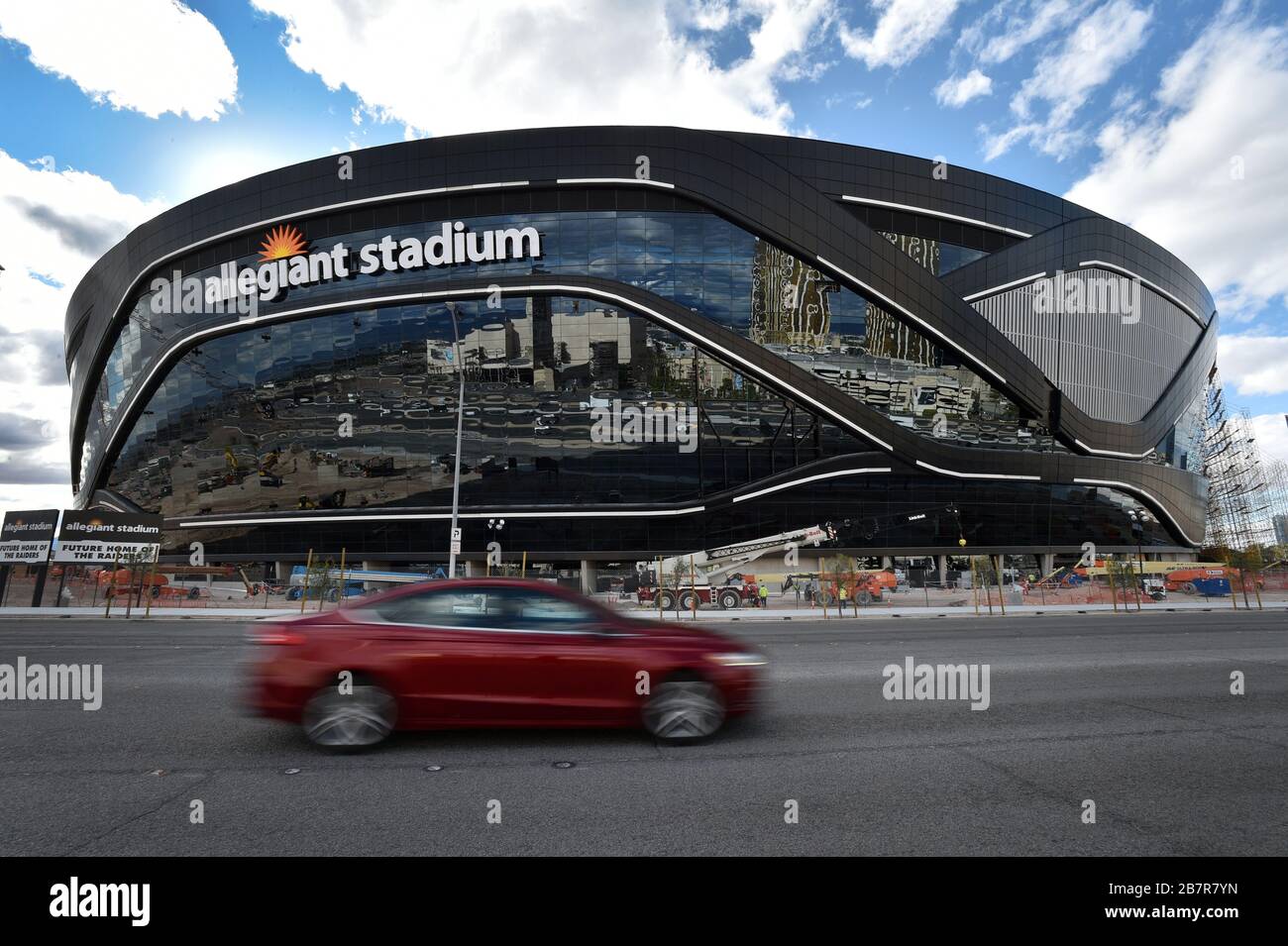 Las Vegas, Nevada, USA. 17th Mar, 2020. The newly installed sign