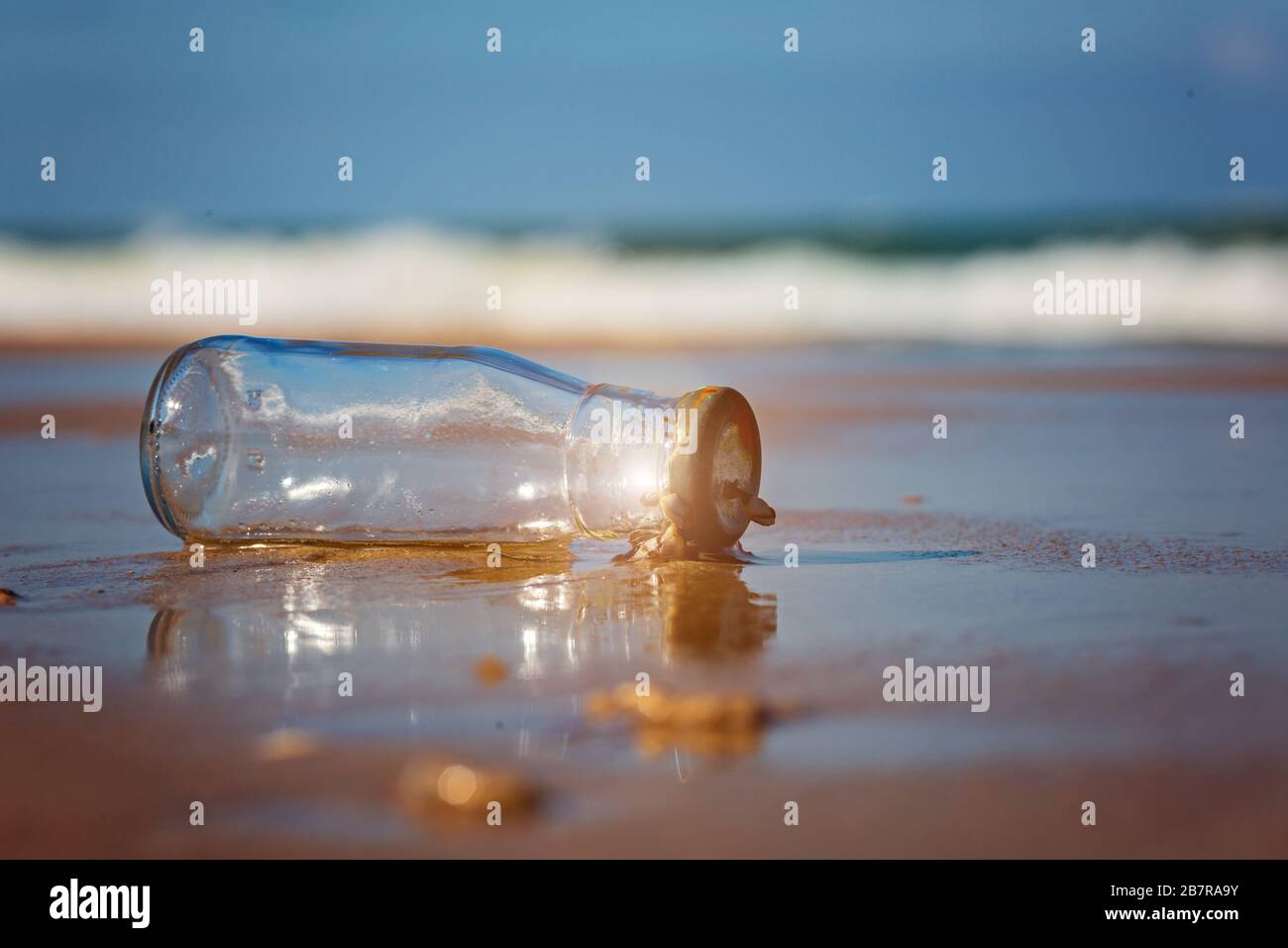 Reduce waste in the sea, Ecological and environmental problems. glass