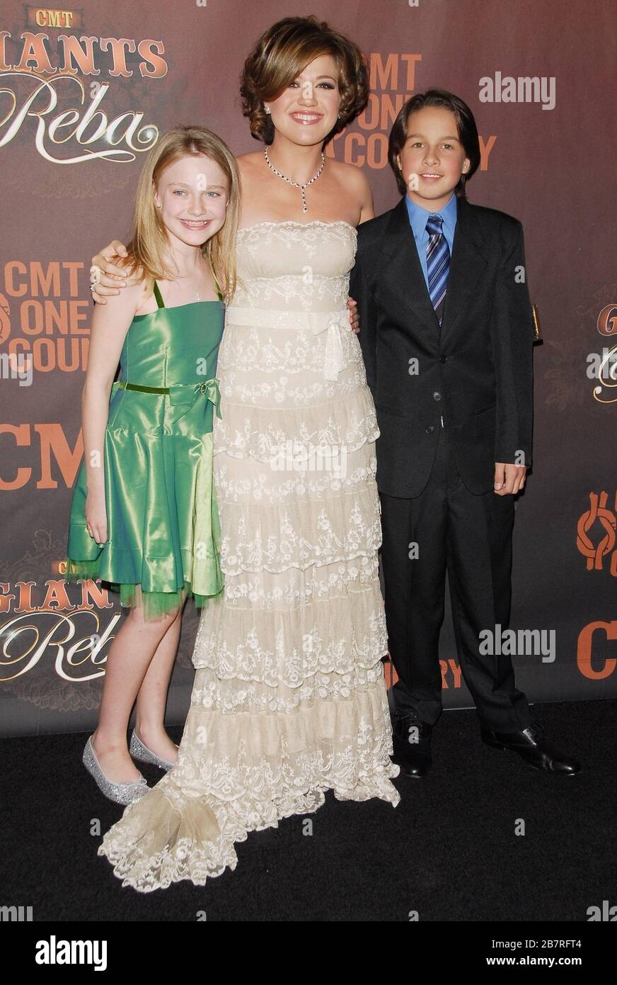 Kelly clarkson and mitch holleman hi-res stock photography and images