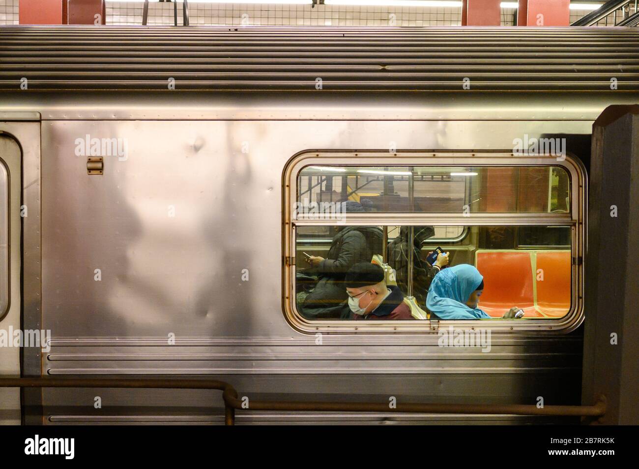 Wearing surgical mask train hi-res stock photography and images - Alamy