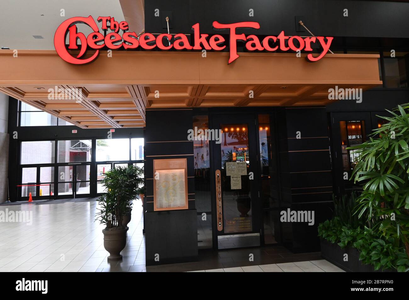 Cheesecake factory logo hires stock photography and images Alamy