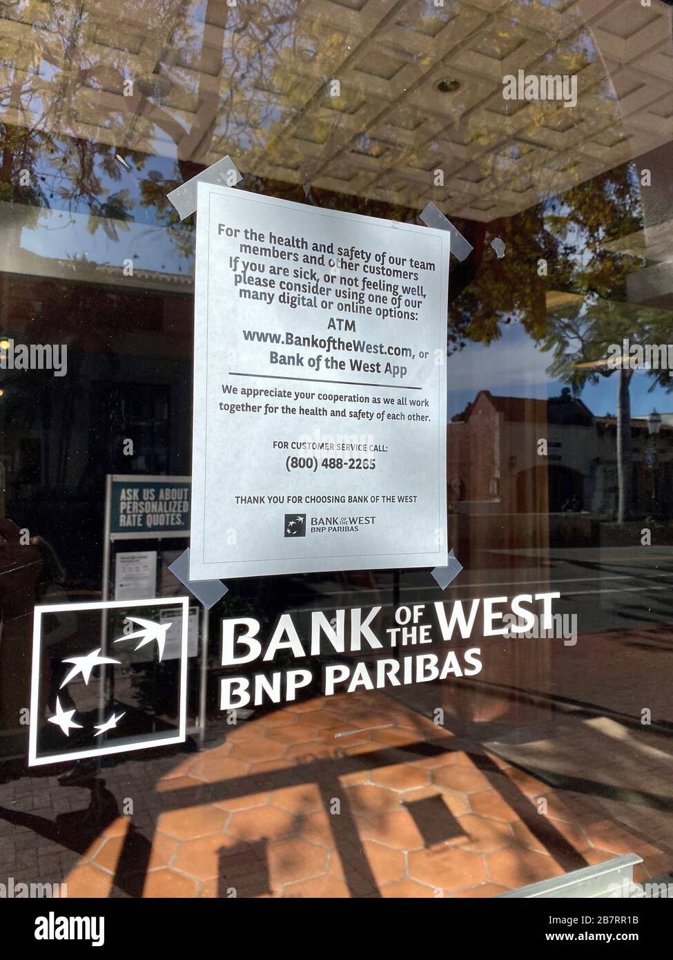 Santa Barbara California Usa 17th Mar 2020 Bank Of The West In Down Town Santa Barbara Is One Of The Few Remaining Banks Keeping Their Lobby Open To The Public Patrons Can