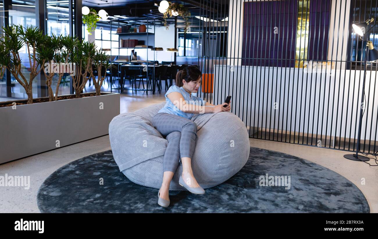 Bean bag armchair hi-res stock photography and images - Alamy