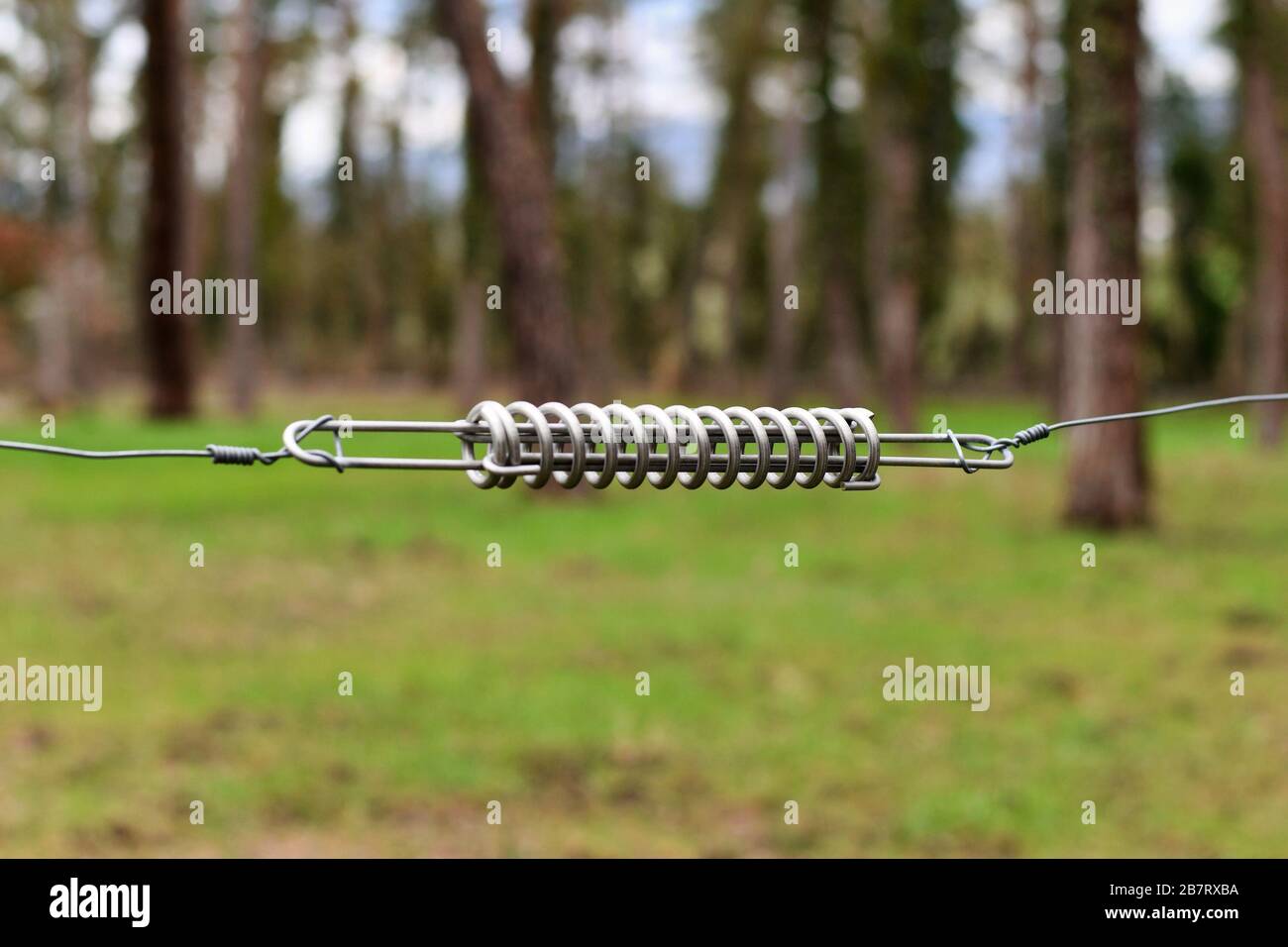 Fence tensioner fotografías e imágenes de alta resolución - Alamy