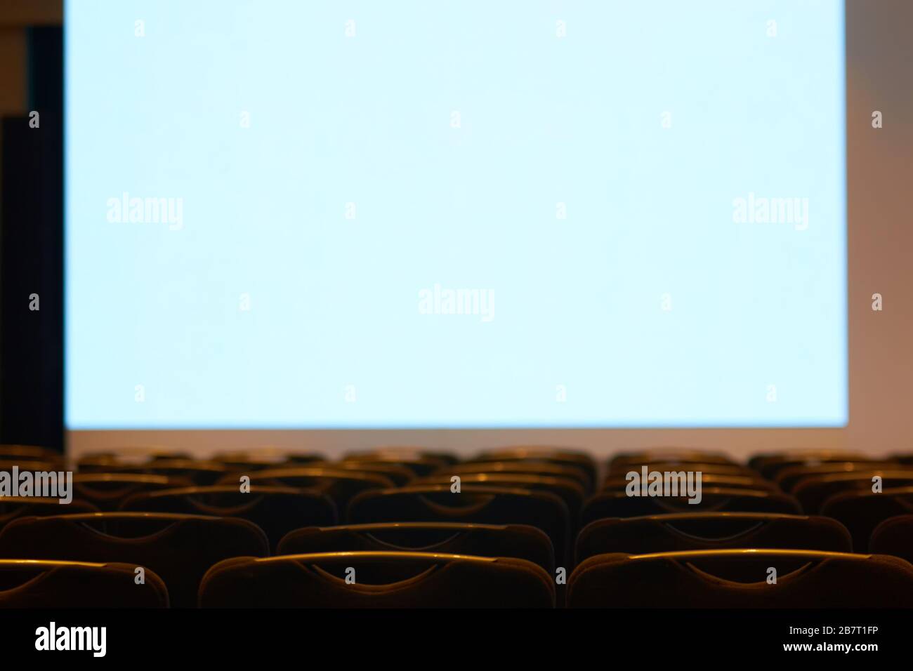 Download Mock Up Presentation Screen Seminar Room Interior Seat Row Business Training Stock Photo Alamy