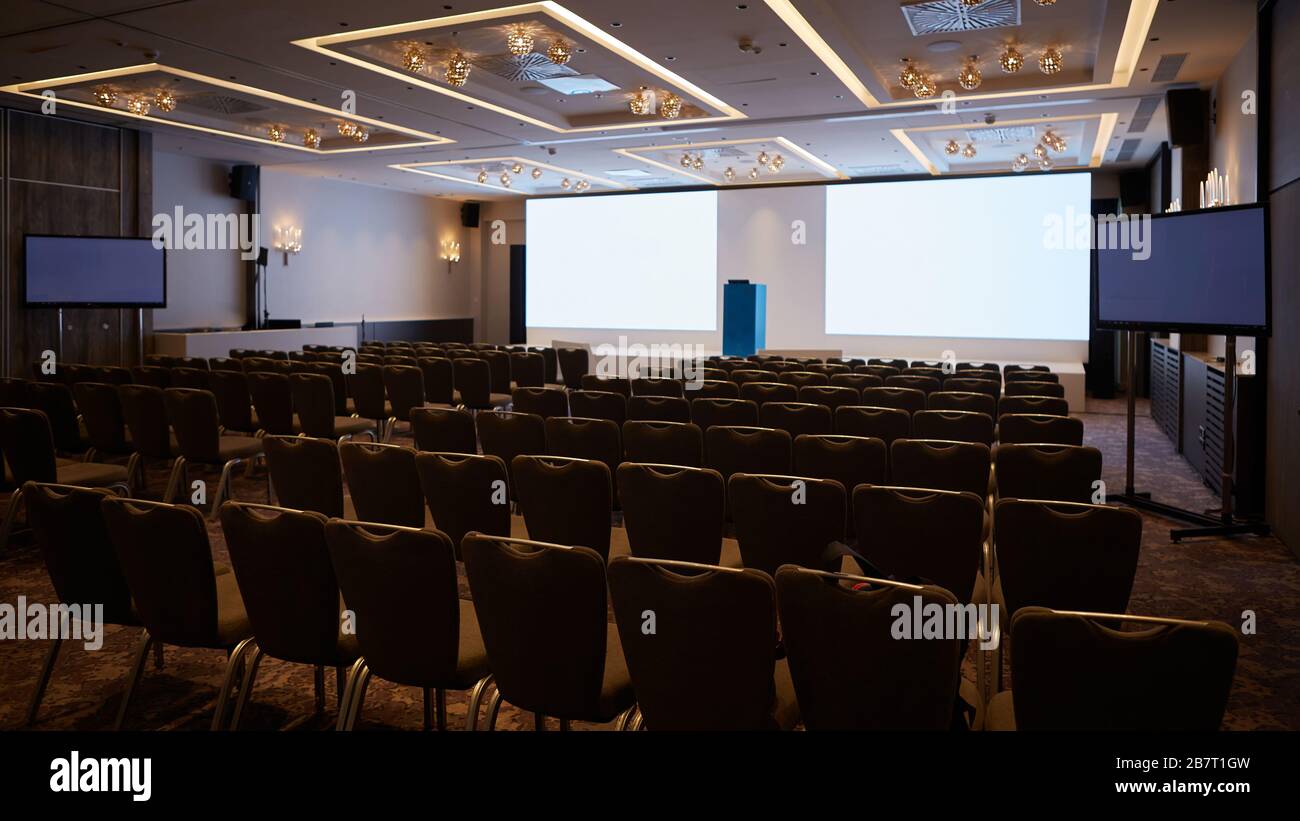 Download Mock Up Presentation Screen Seminar Room Interior Seat Row Business Training Stock Photo Alamy