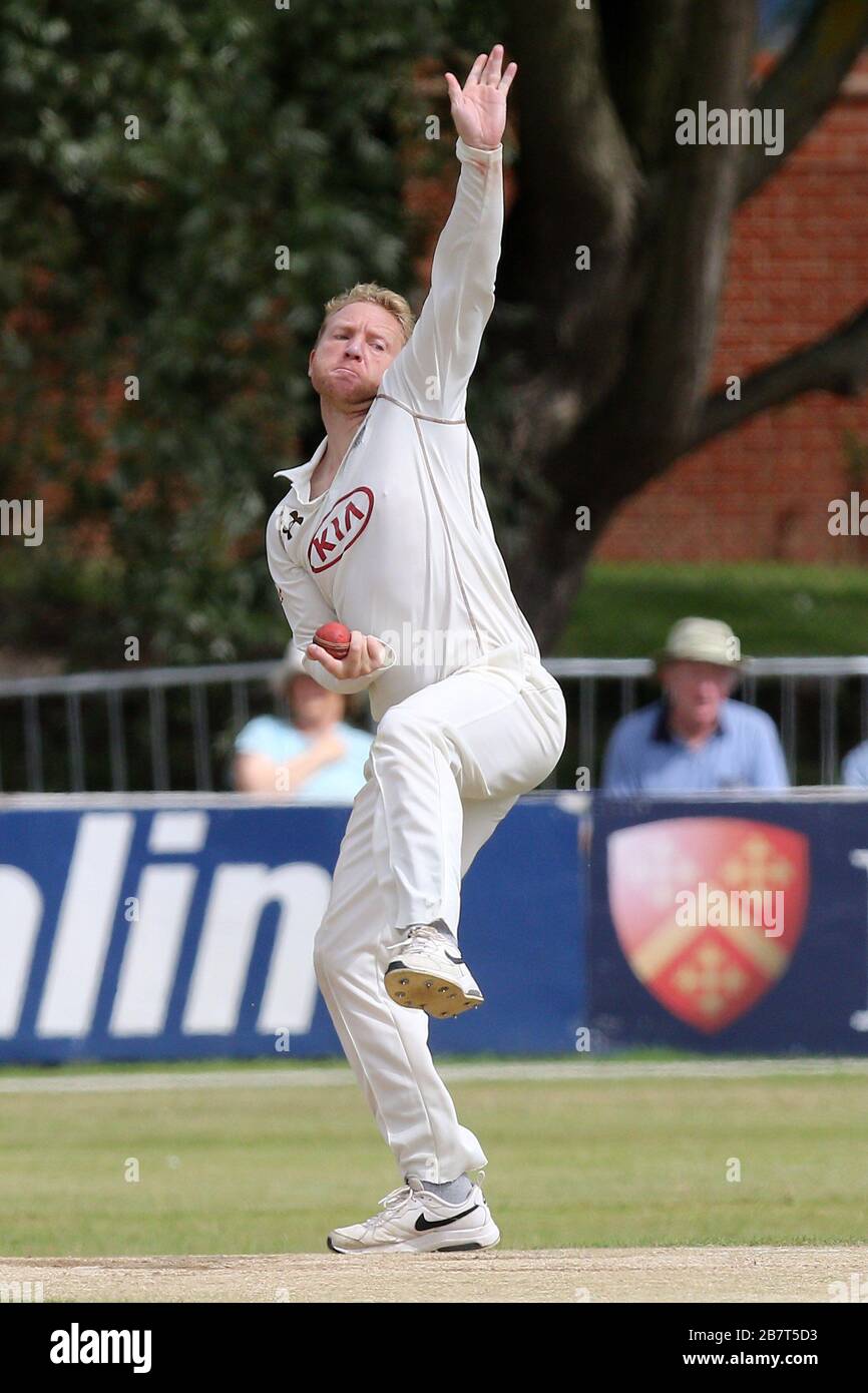 Gareth Batty in bowling action for Surrey CCC Stock Photo
