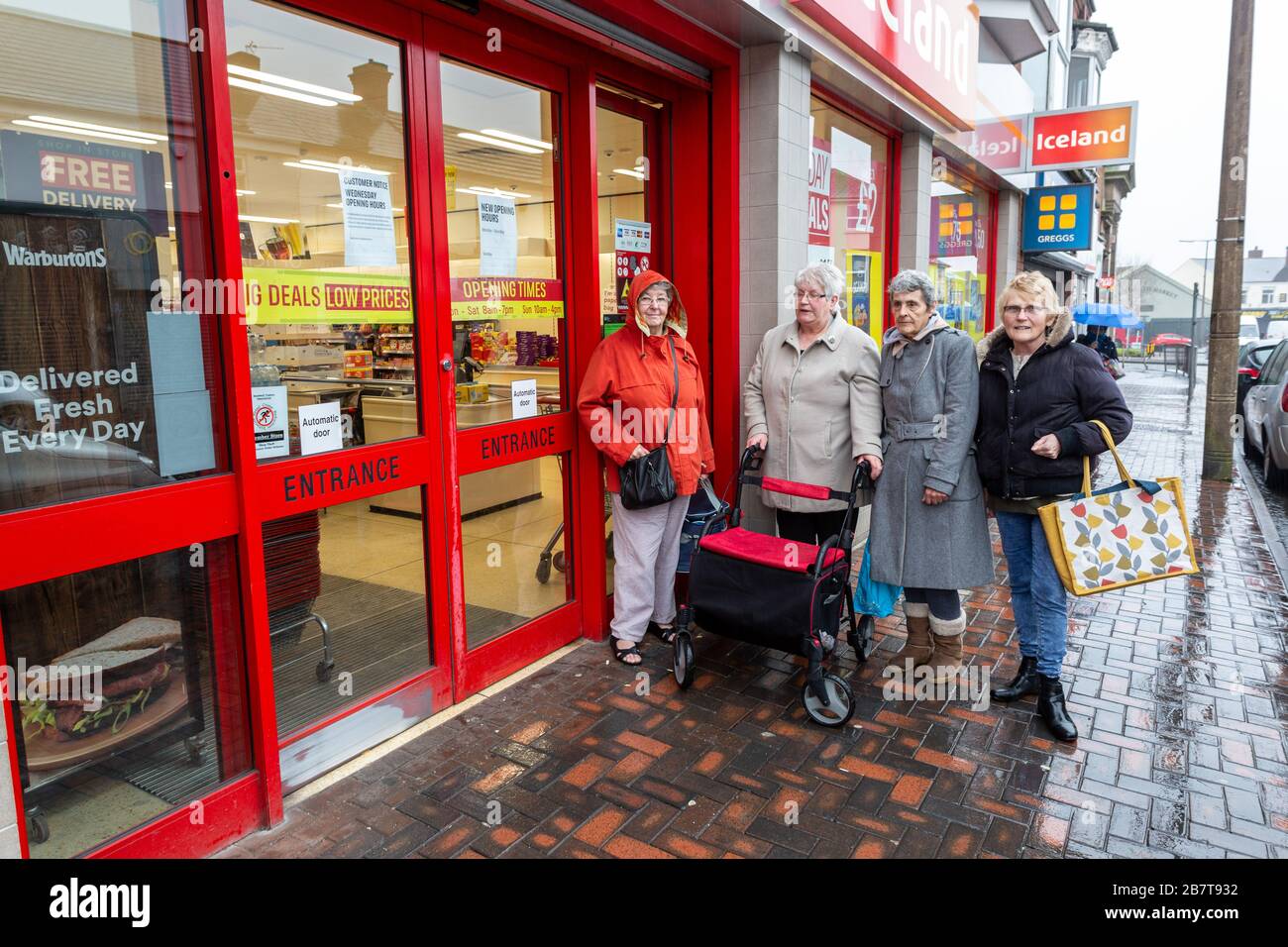Blackheath, West Midlands, UK. 18th Mar, 2020. After growing pressure