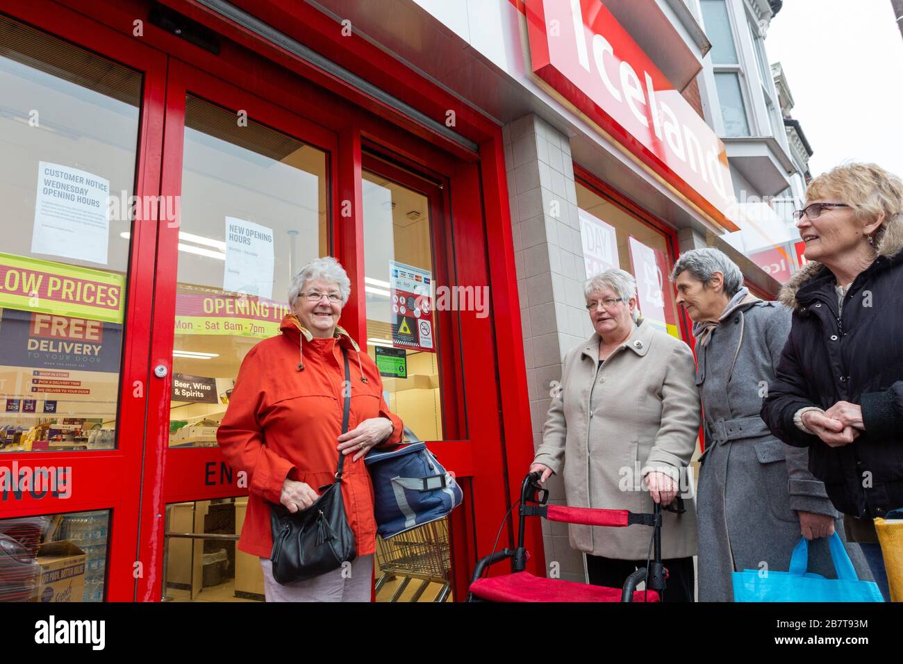 Blackheath, West Midlands, UK. 18th Mar, 2020. After growing pressure