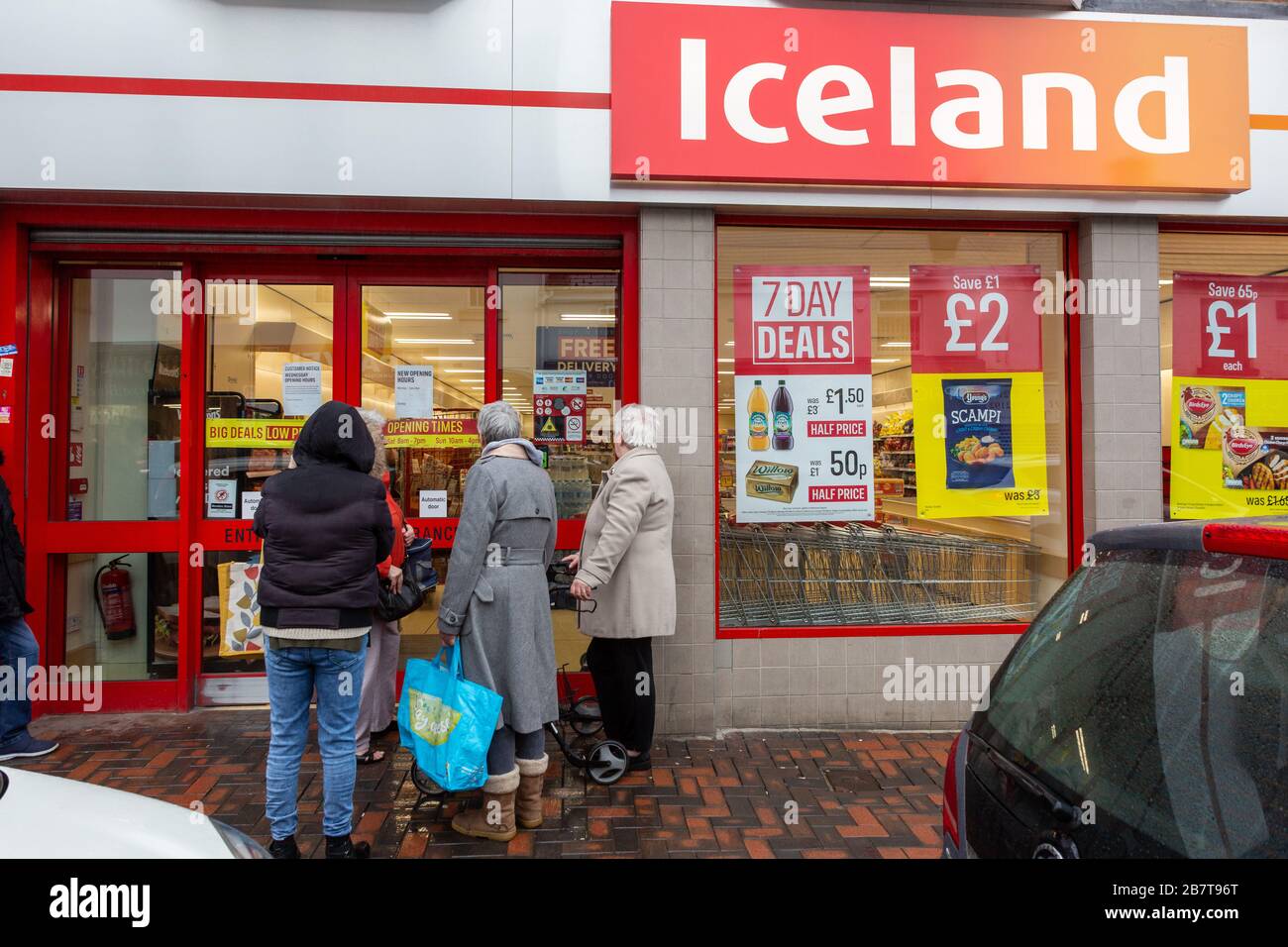 Blackheath, West Midlands, UK. 18th Mar, 2020. After growing pressure