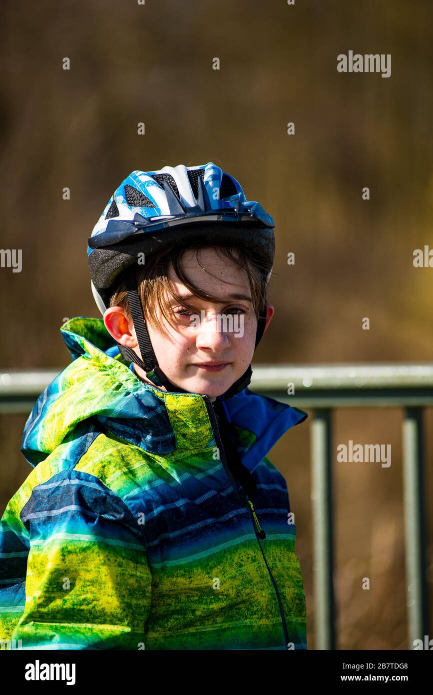 bike helmet teenager