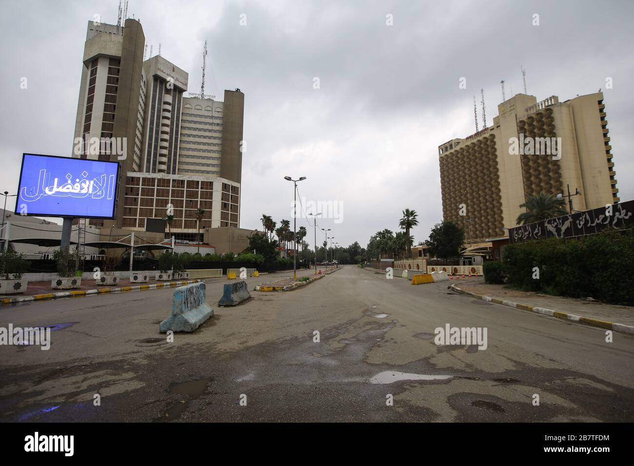 Baghdad, Iraq. 17th Mar, 2020. Streets of downtown Baghdad are seen empty on the first day of a week-long curfew aiming to slow down the spread of the Coronavirus (SARS-CoV-2). Credit: Ameer Al Mohammedaw/dpa/Alamy Live News Stock Photo