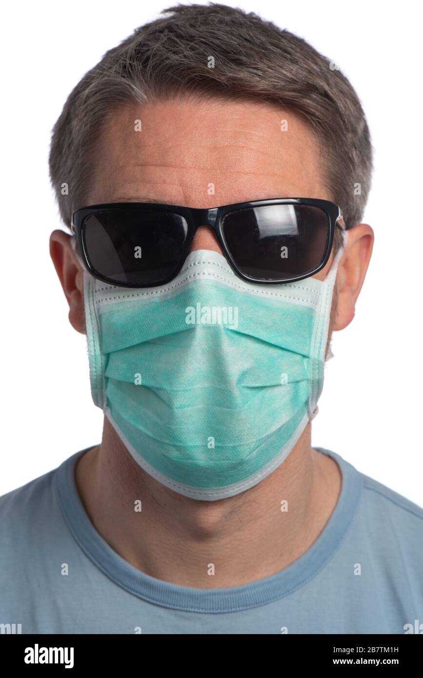 Man wearing sunglasses and mask hires stock photography and images Alamy