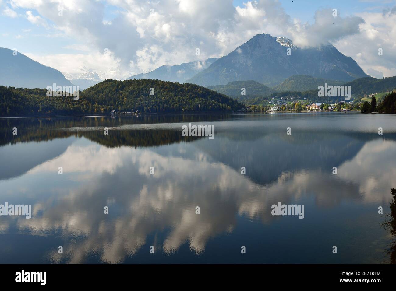 Dachstein in lake altaussee hi-res stock photography and images - Alamy