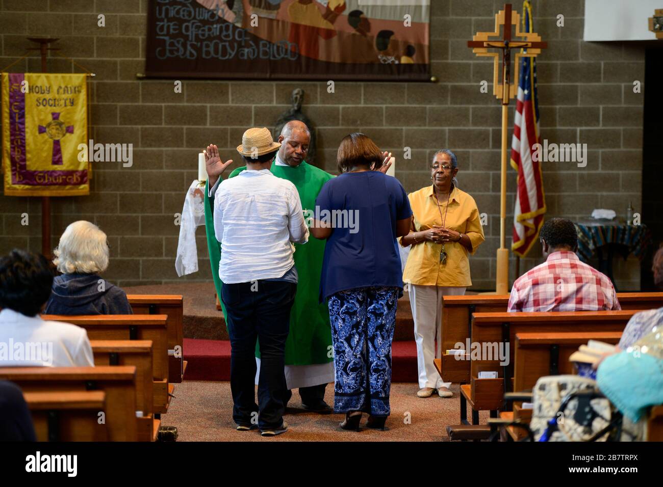 USA Chicago, South Side, afroamerican parish of St. Elizabeth Church, founded in 1881 is the oldest African American Catholic Institution in the Archdiocese of Chicago, sunday holy mass / afroamerikanische Gemeinde der katholischen Kirche St. Elizabeth, heilige Messe Stock Photo