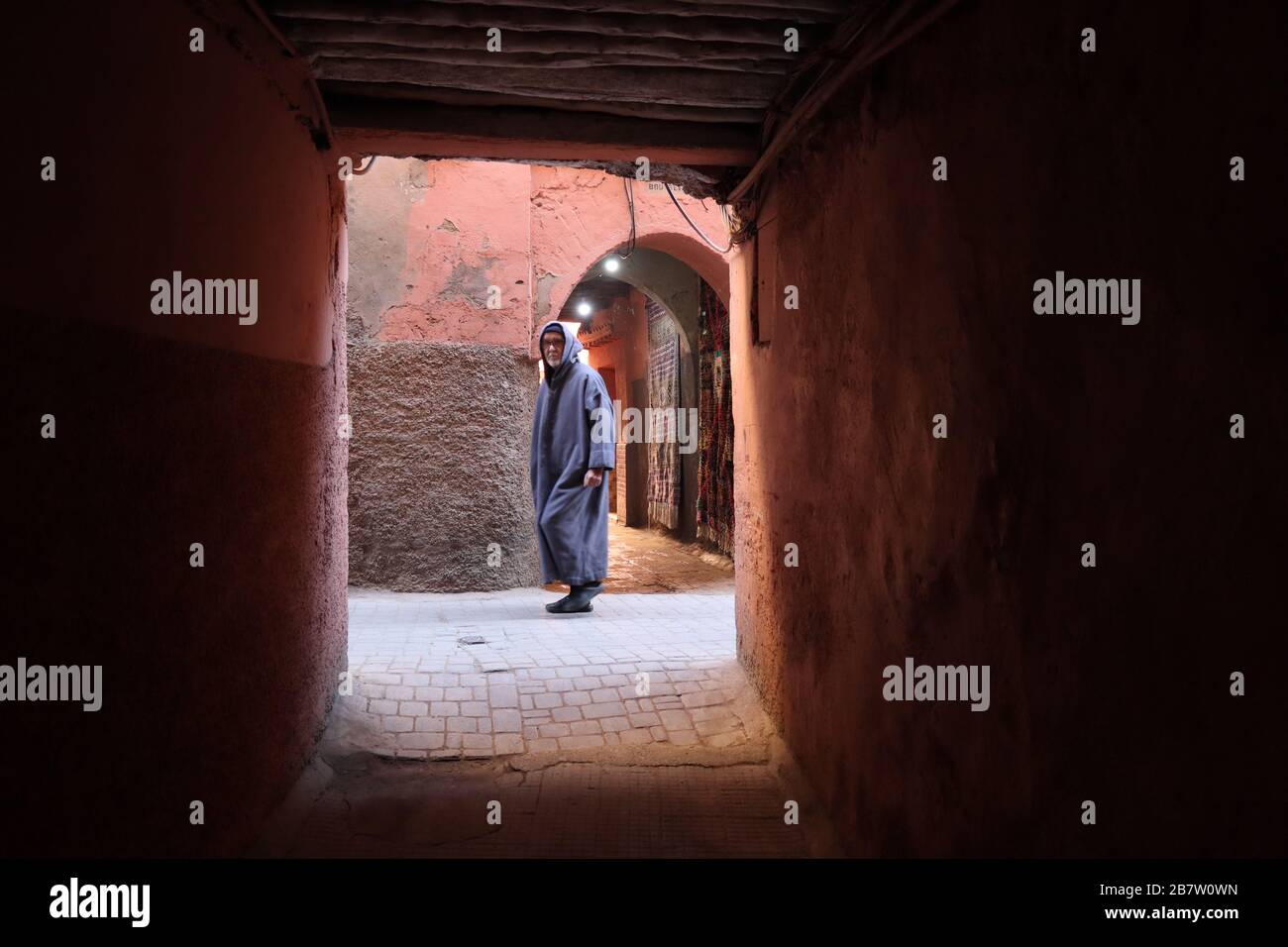 Man in cloak hi-res stock photography and images - Alamy