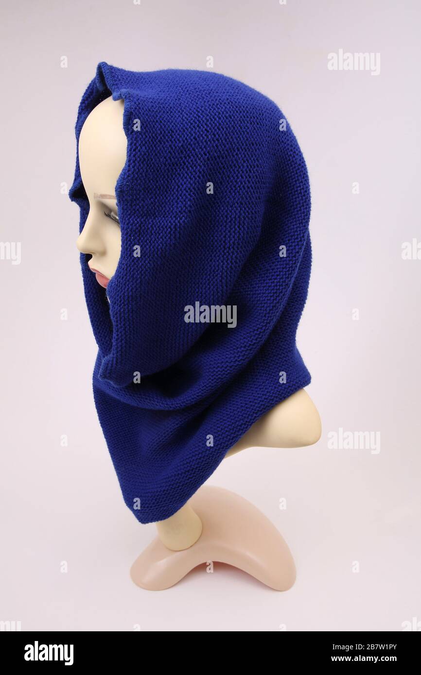 Snood hi-res stock photography and images - Alamy