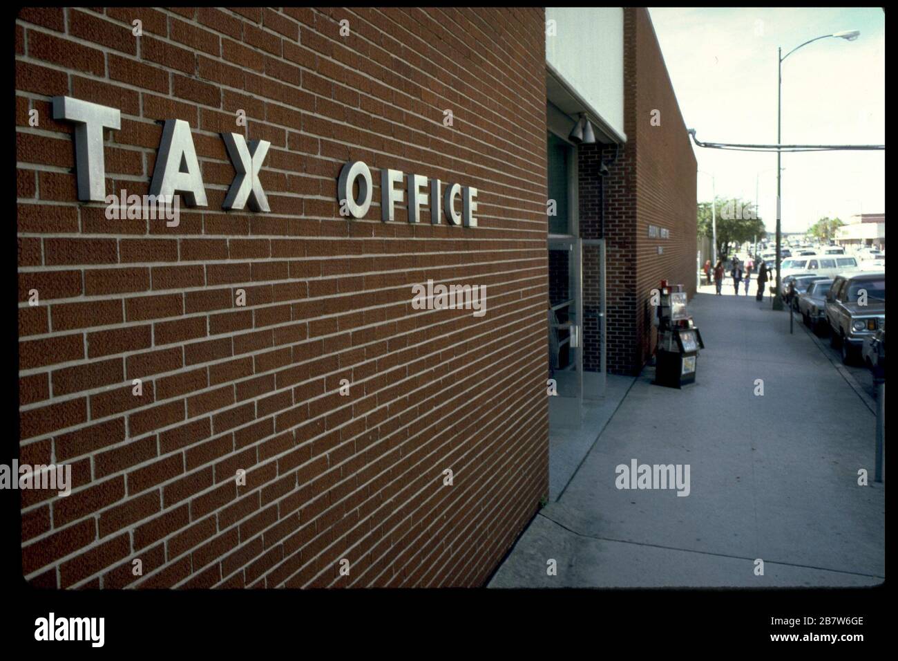Unadorned facade hires stock photography and images Alamy