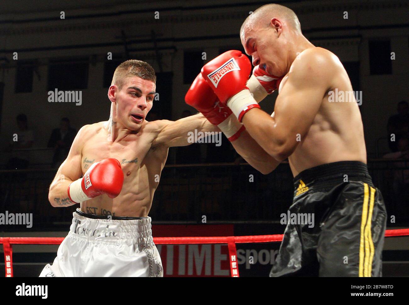 Tyler Goodjohn (white shorts) defeats Dale Hutchinson in a Light