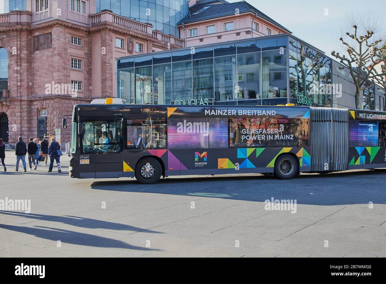 Fast color of the city hi-res stock photography and images - Alamy