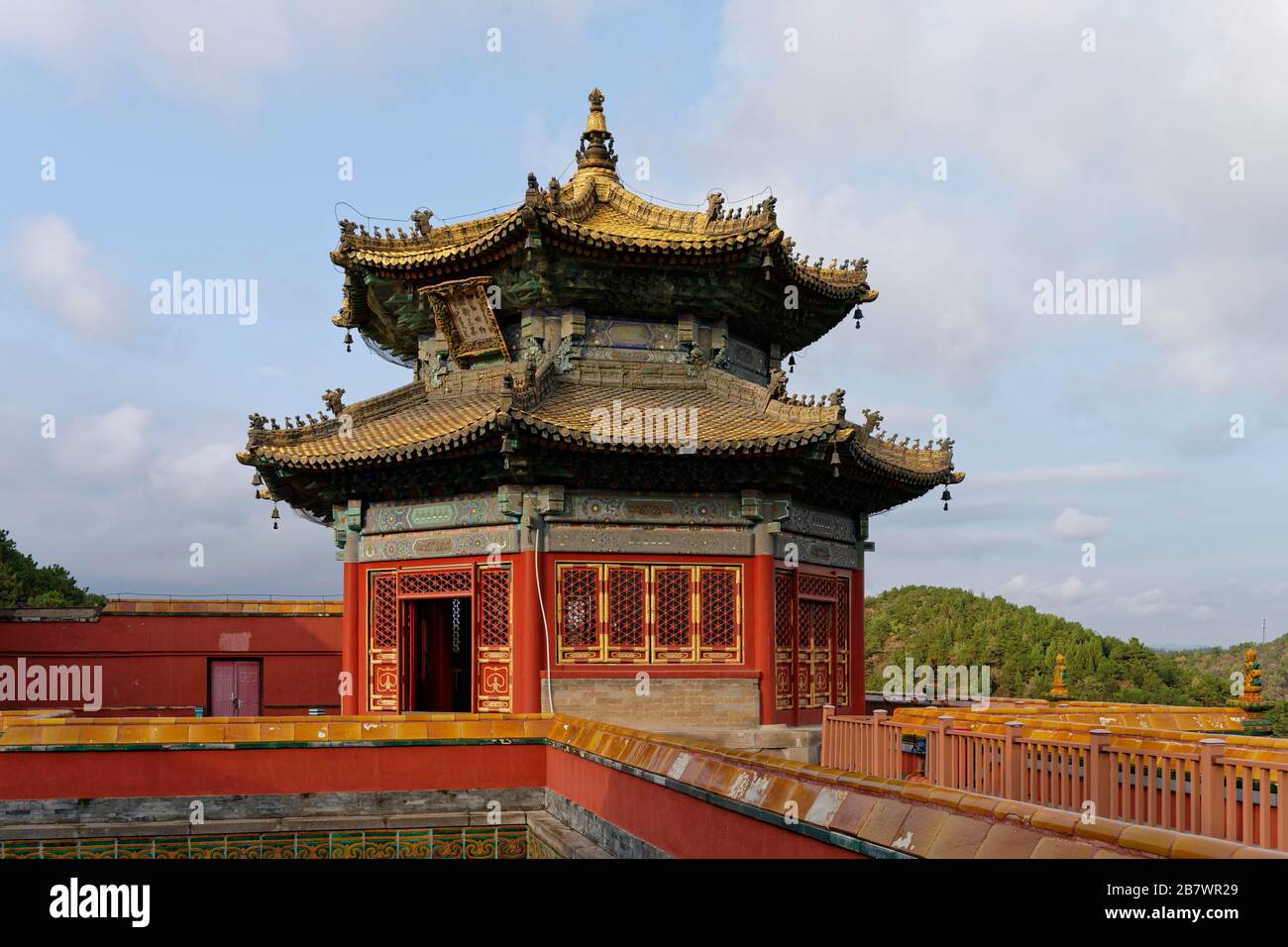 Small Potala Temple, Putuo Zongcheng, Red Palace, small courtyard, pavilion, Shizigou, Chengde, Hebei Sheng, China Stock Photo