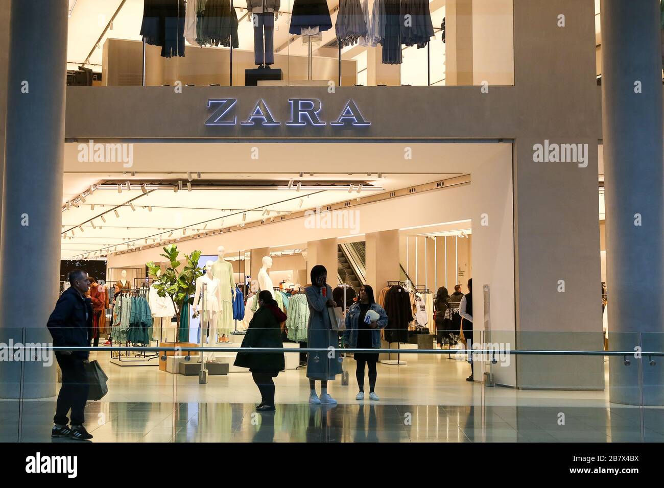 Exterior view of Zara in London, UK Stock Photo - Alamy