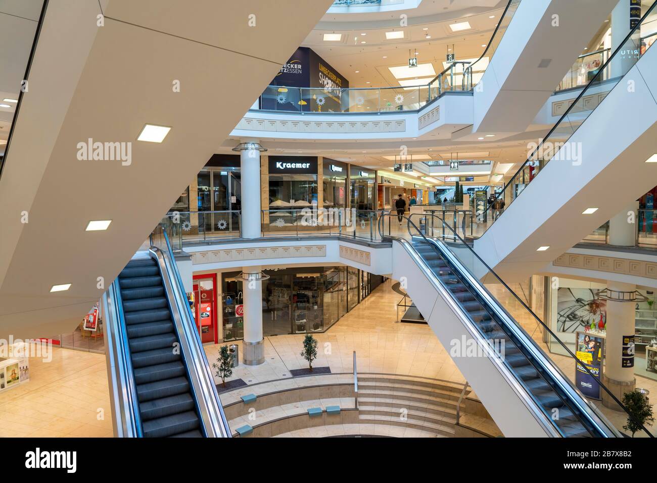 Shopping Mall Stores Shops High Resolution Stock Photography and Images -  Page 6 - Alamy