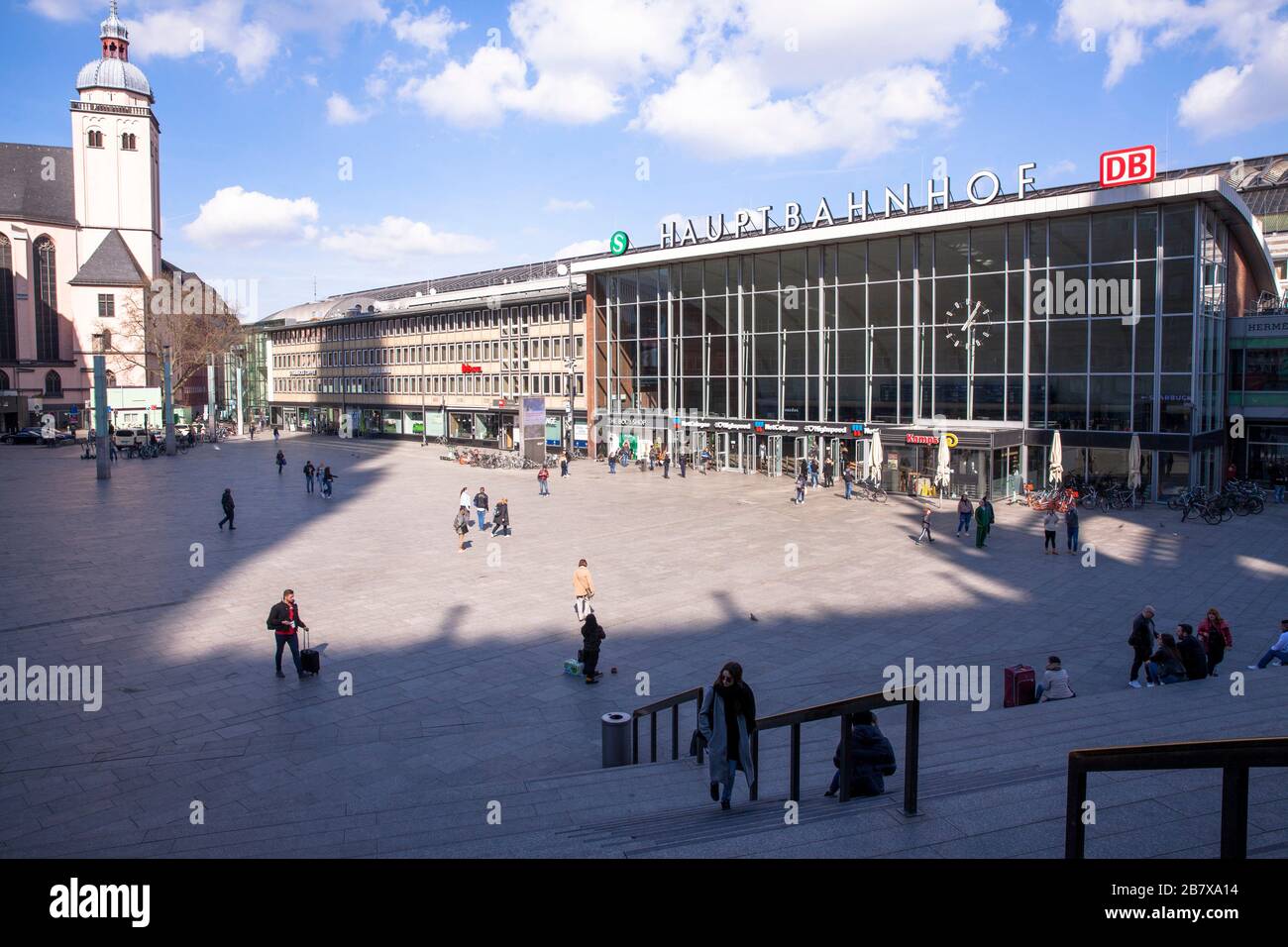 Coronavirus / Covid 19 outbreak, March18th. 2020. Only few people infront of the main station, Cologne, Germany.  Coronavirus / Covid 19 Krise, 18. Ma Stock Photo