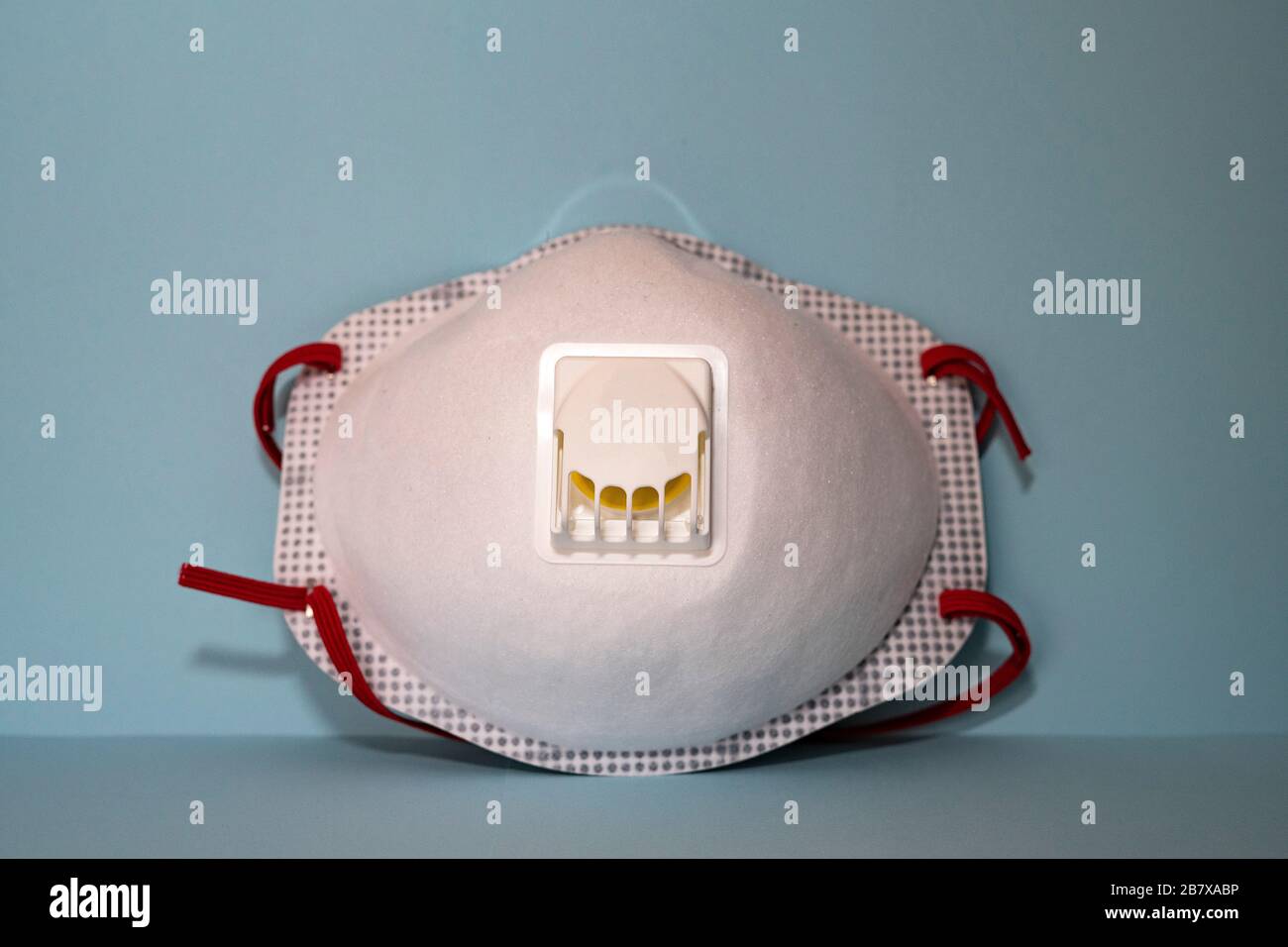 Medical respiratory mask hi-res stock photography and images - Alamy