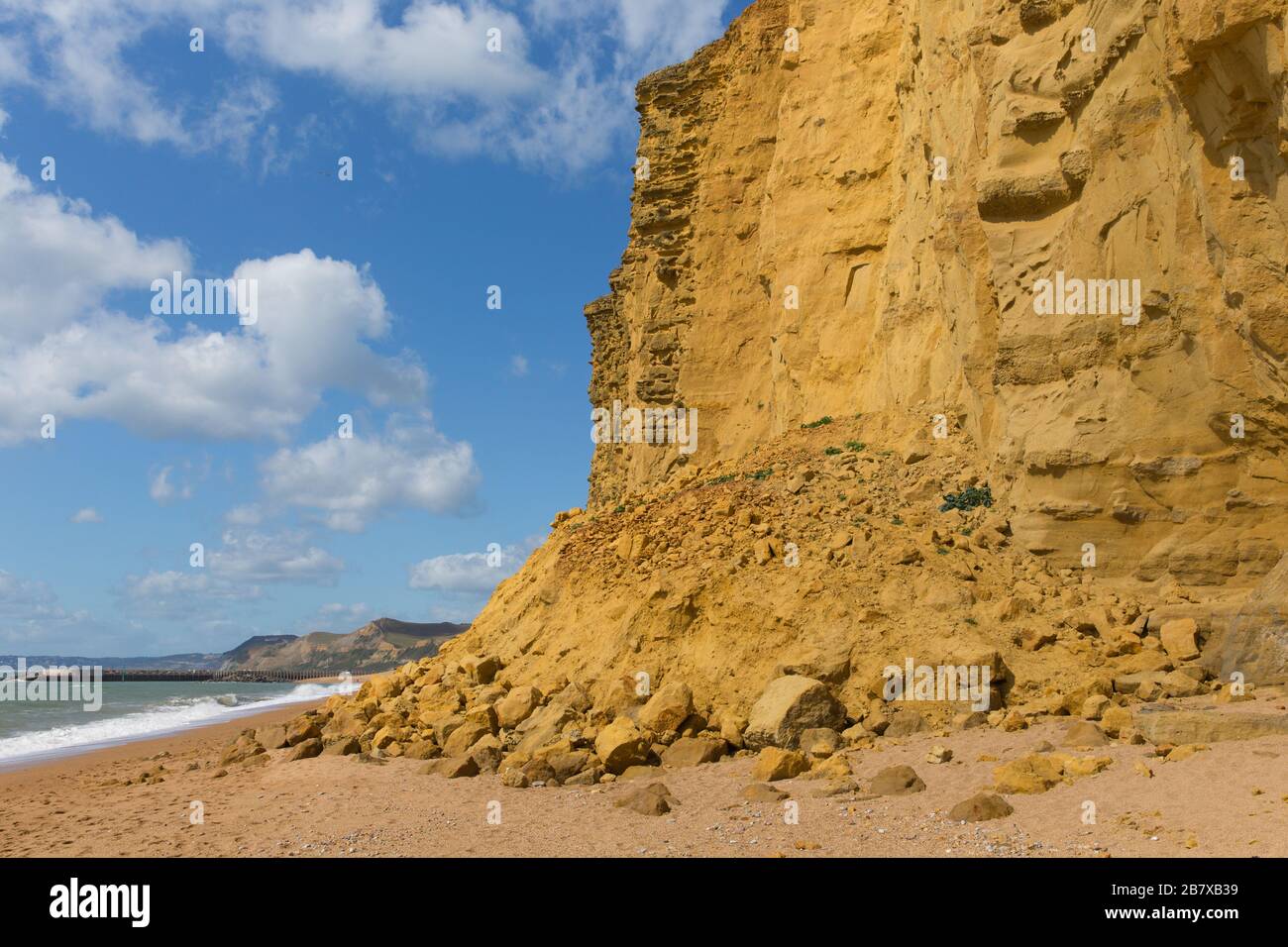 Sandstone rock coast rocks hi-res stock photography and images - Alamy