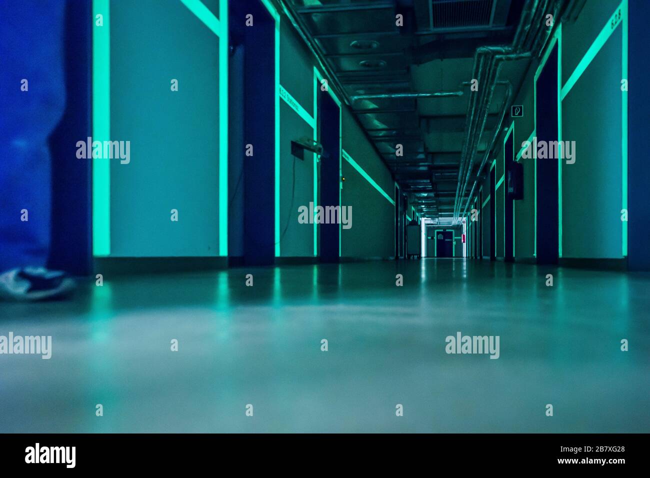 In the event of a power failure, the corridors in an underground auxiliary hospital in Stade are provided with self-illuminating markings. According to information from the federal government, there were a total of 160 facilities in Germany in the 1970s, including 22 fully equipped hospitals in bunker systems. Each facility was assigned a regular hospital, which in the event of an emergency had assigned doctors and staff to the company. (Photo dated 05.02.2020). Minimum fee: 70 euros // Minimum fee: 70 euros | usage worldwide Stock Photo