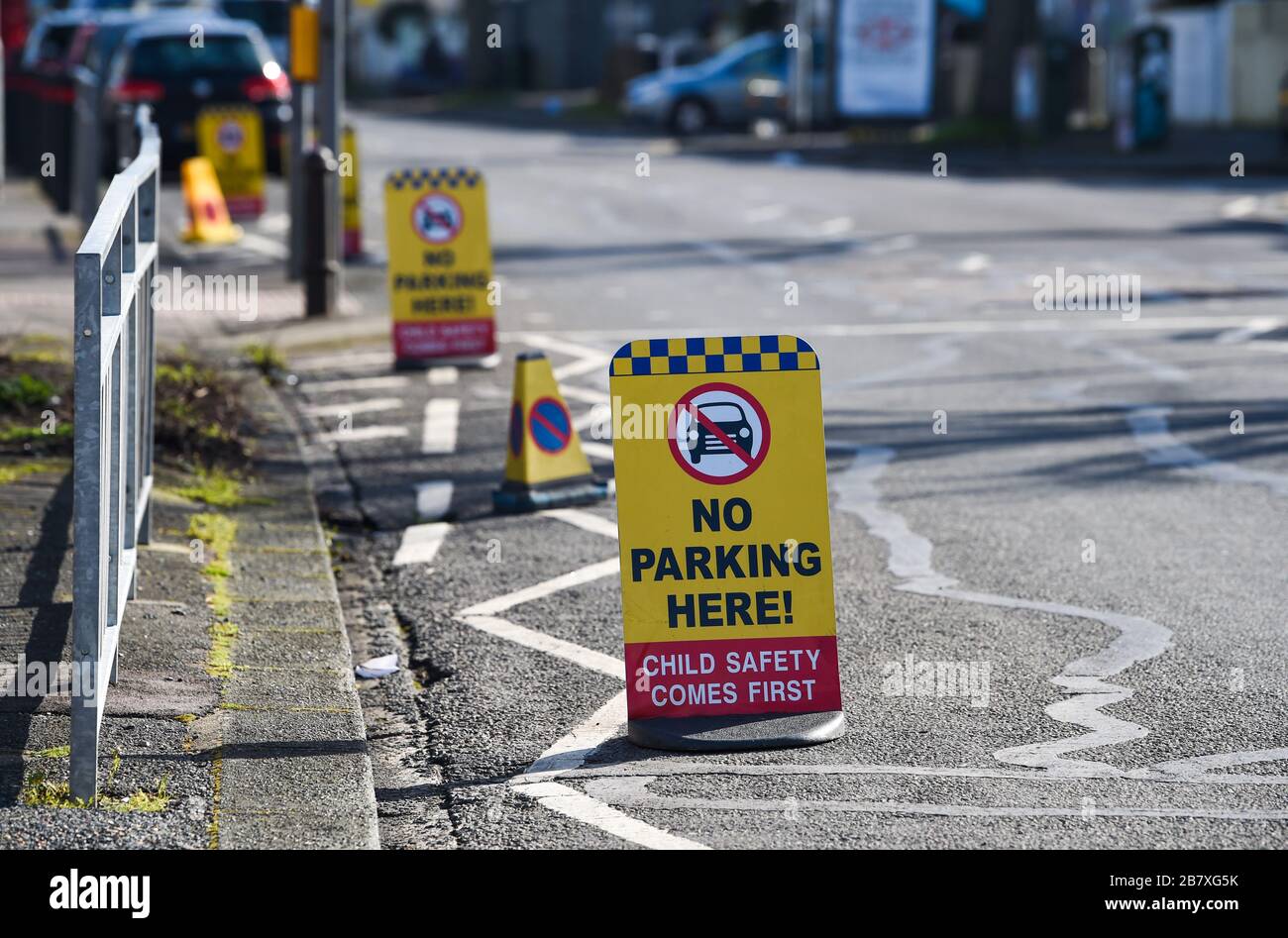 Parking outside schools hires stock photography and images Alamy