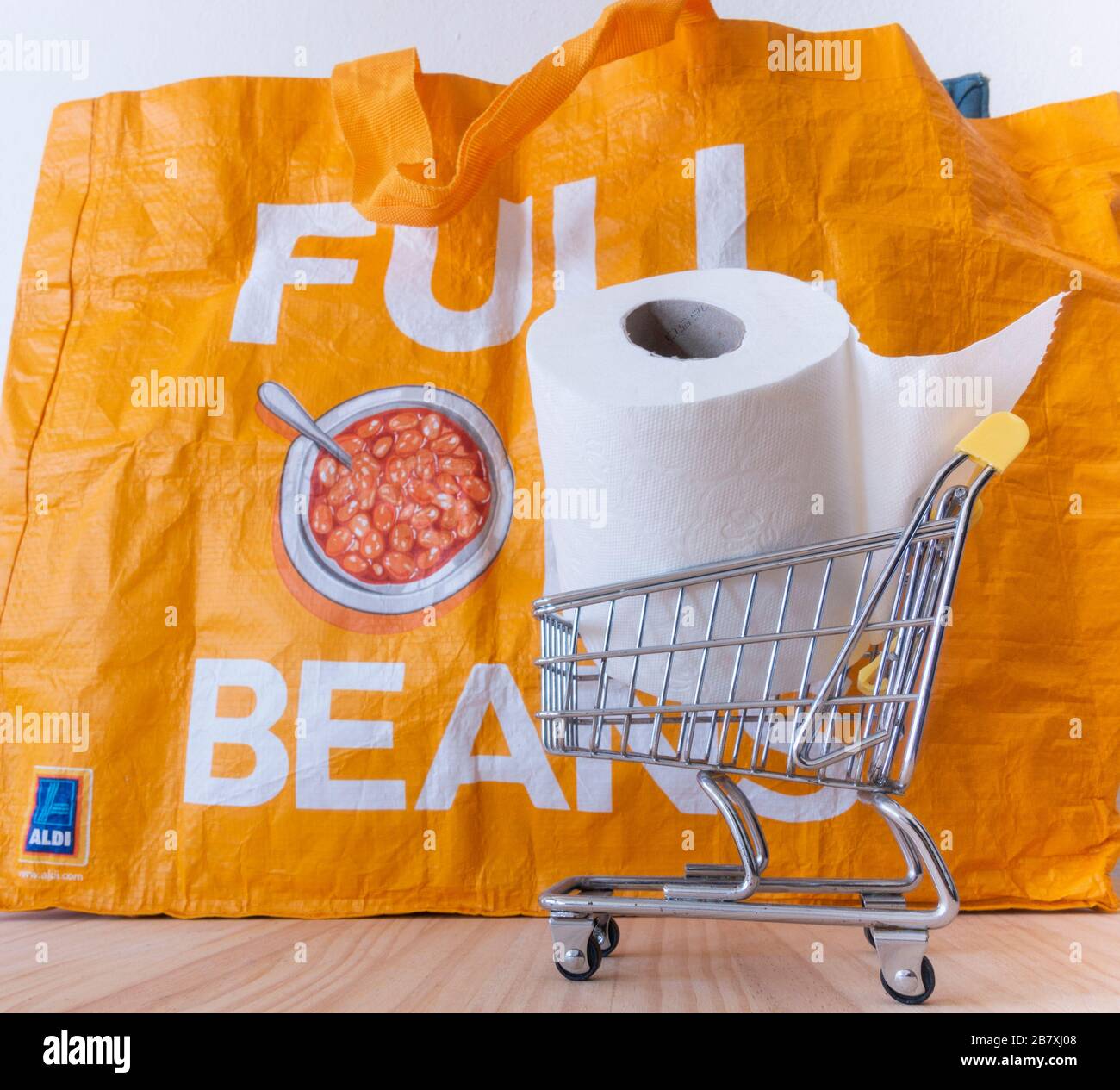 Aldi bag hi-res stock photography and images - Alamy