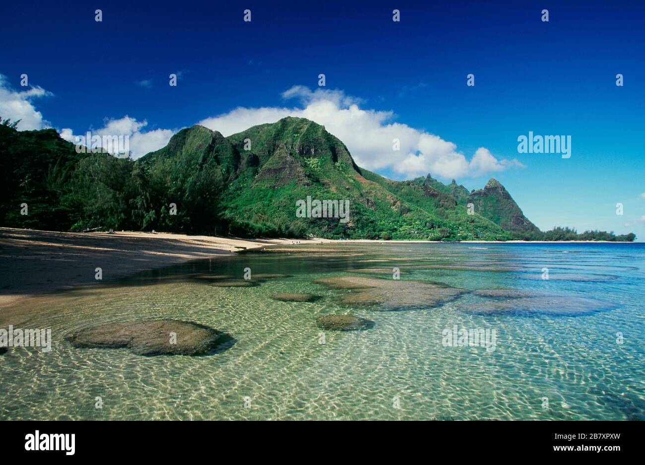 Tunnels Beach with coral and sand on Kauai, Hawaii Stock Photo Alamy