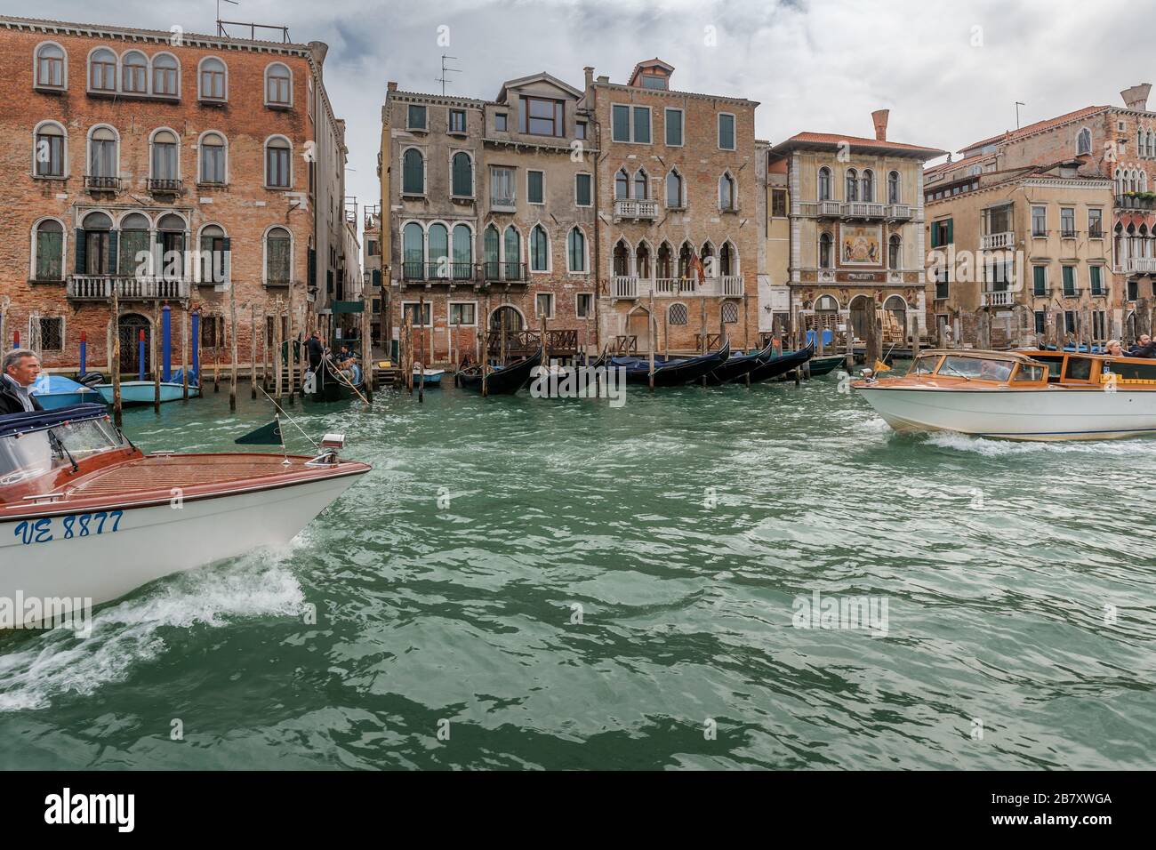 Old typical Venetian houses at the Grand Canal in Venice, Italy Stock ...